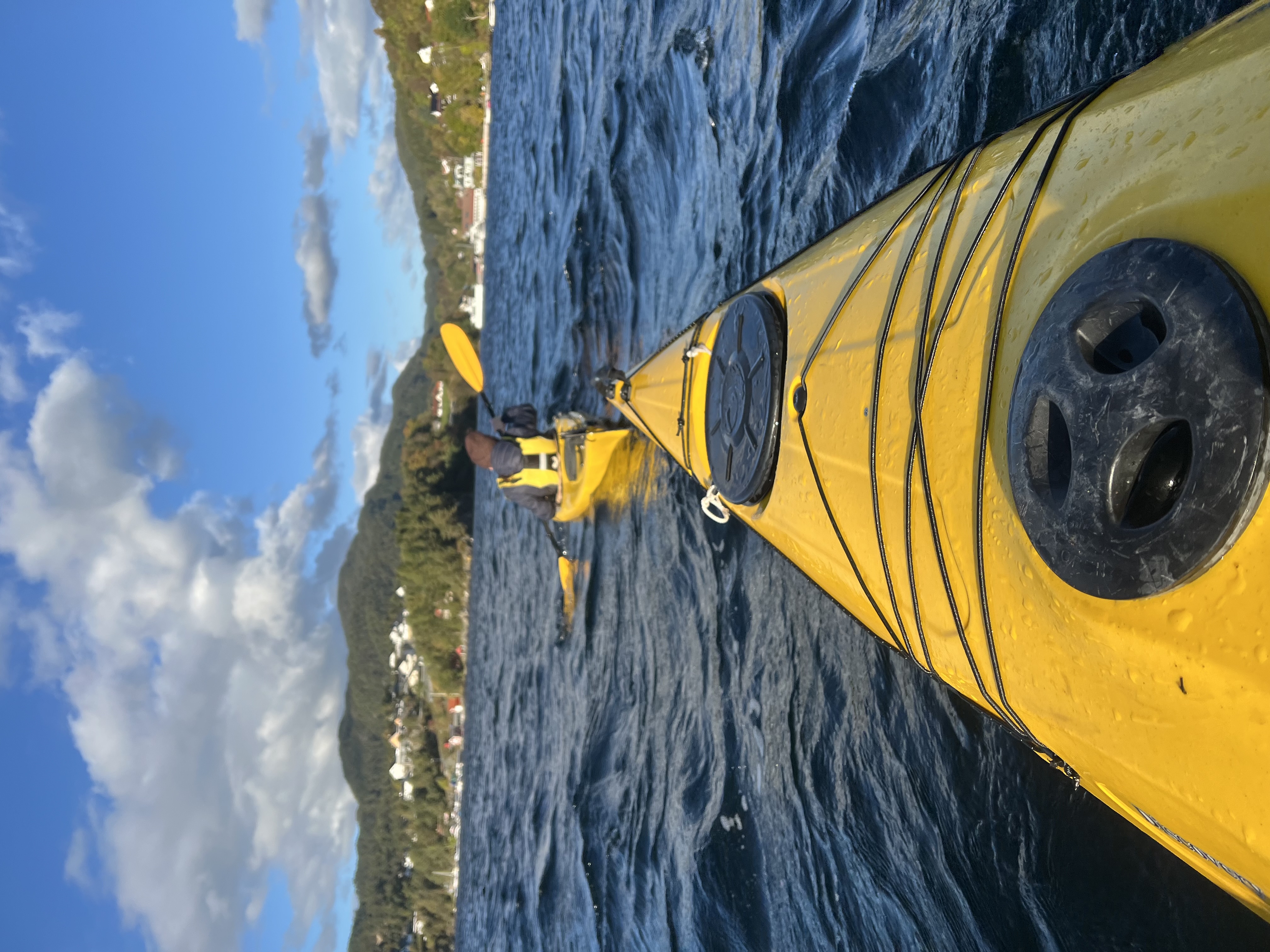 2 stk kajakk, rett ved sjøen i lysefjorden