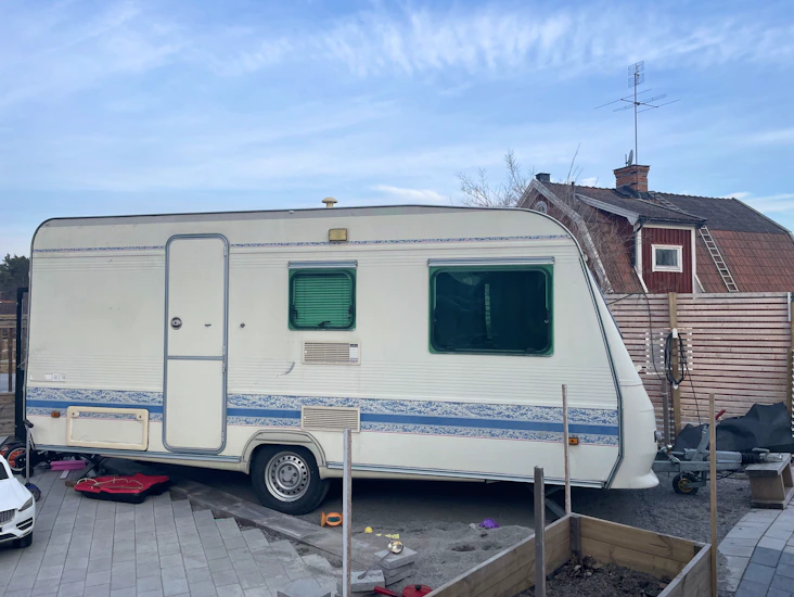 Husvagn uthyres adria 461
