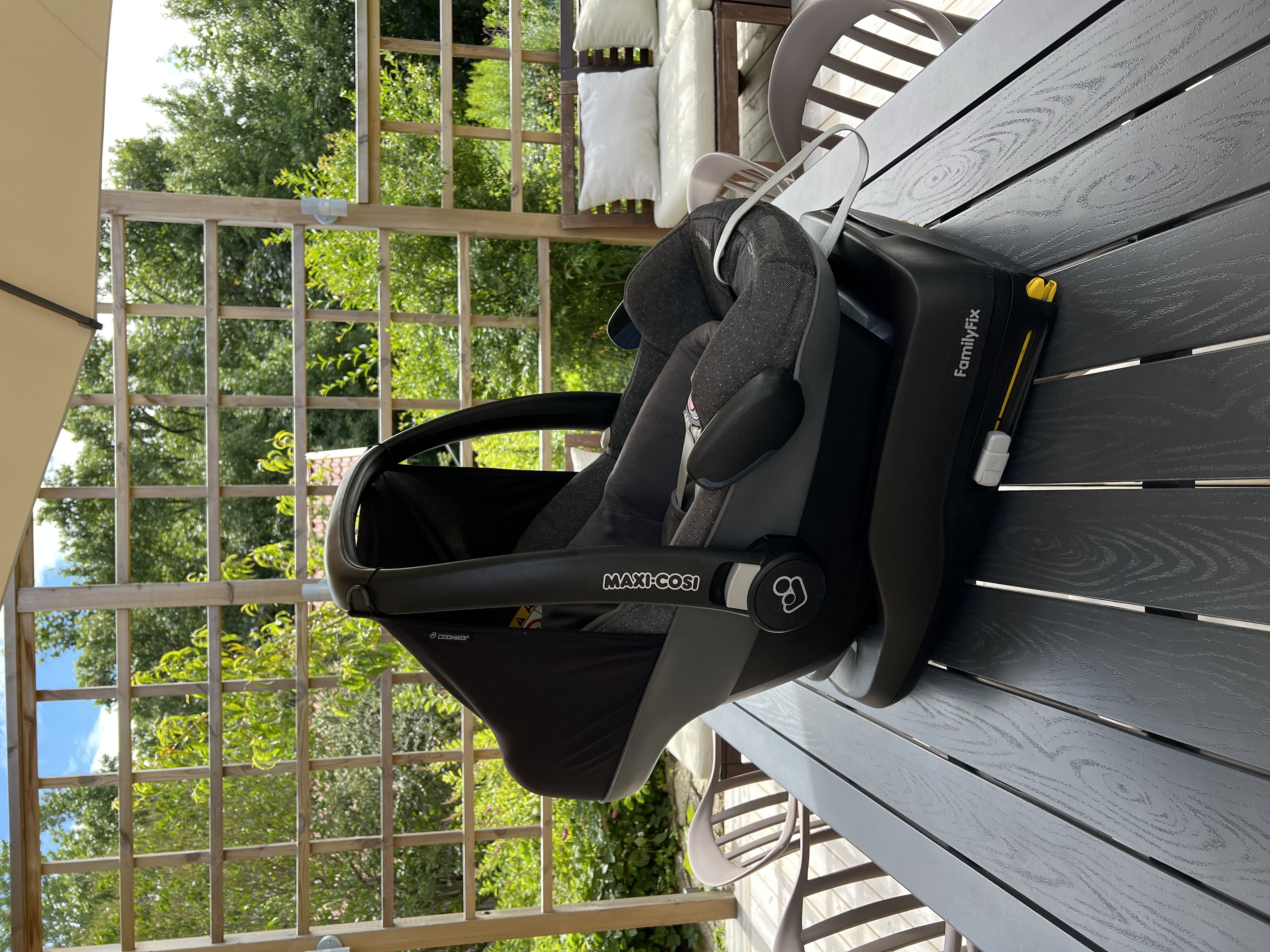 Babyskydd maxi-cosi + isofix-bas