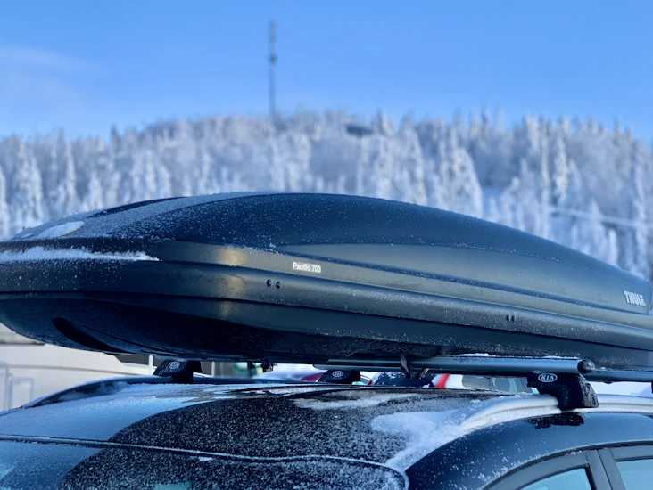 Thule pacific 700 suksiboksi