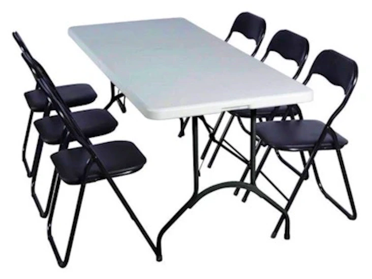 Bord och stolar för 144 personer