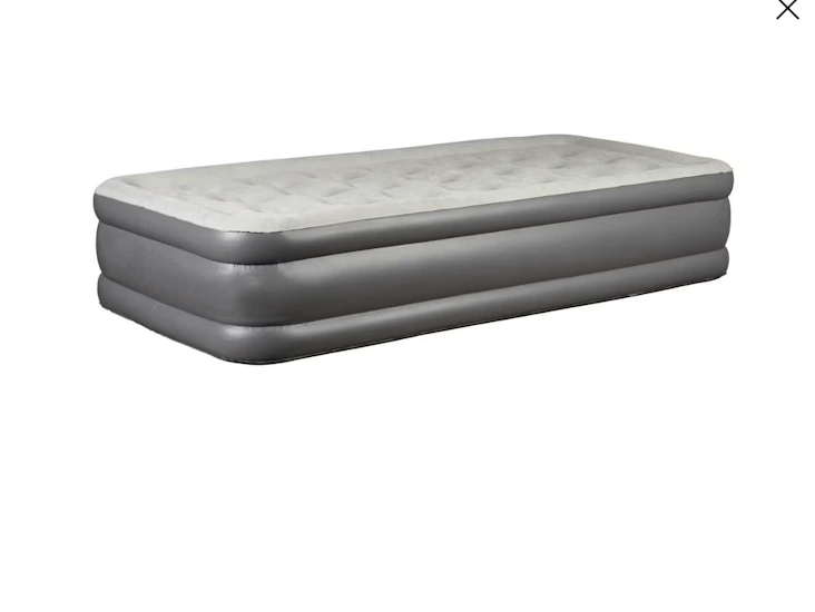 Smidig o bra säng , lakan finns o lägga till