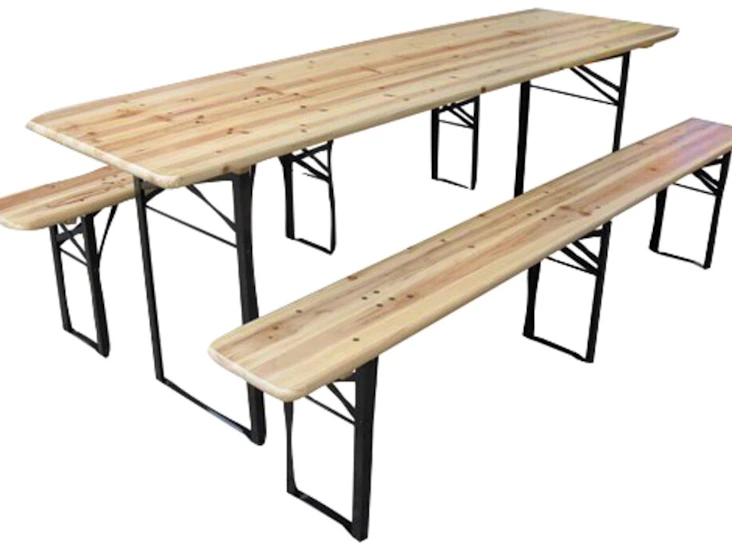 Bord och bänkset för upp till 40 personer
