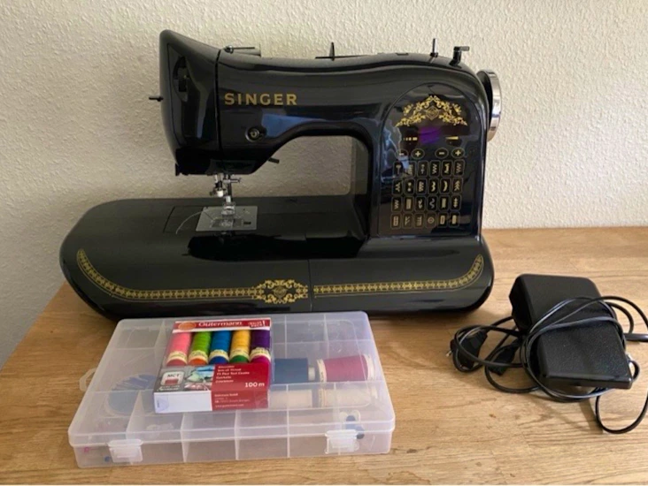 Singer 160 år jubileum symaskin + sytråd osv