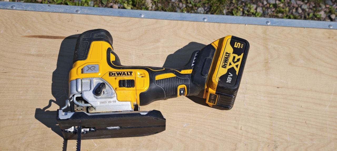 Dewalt dcs335 sticksåg 18v