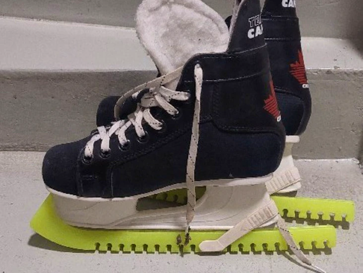 Ishockeyskridskor strl 39