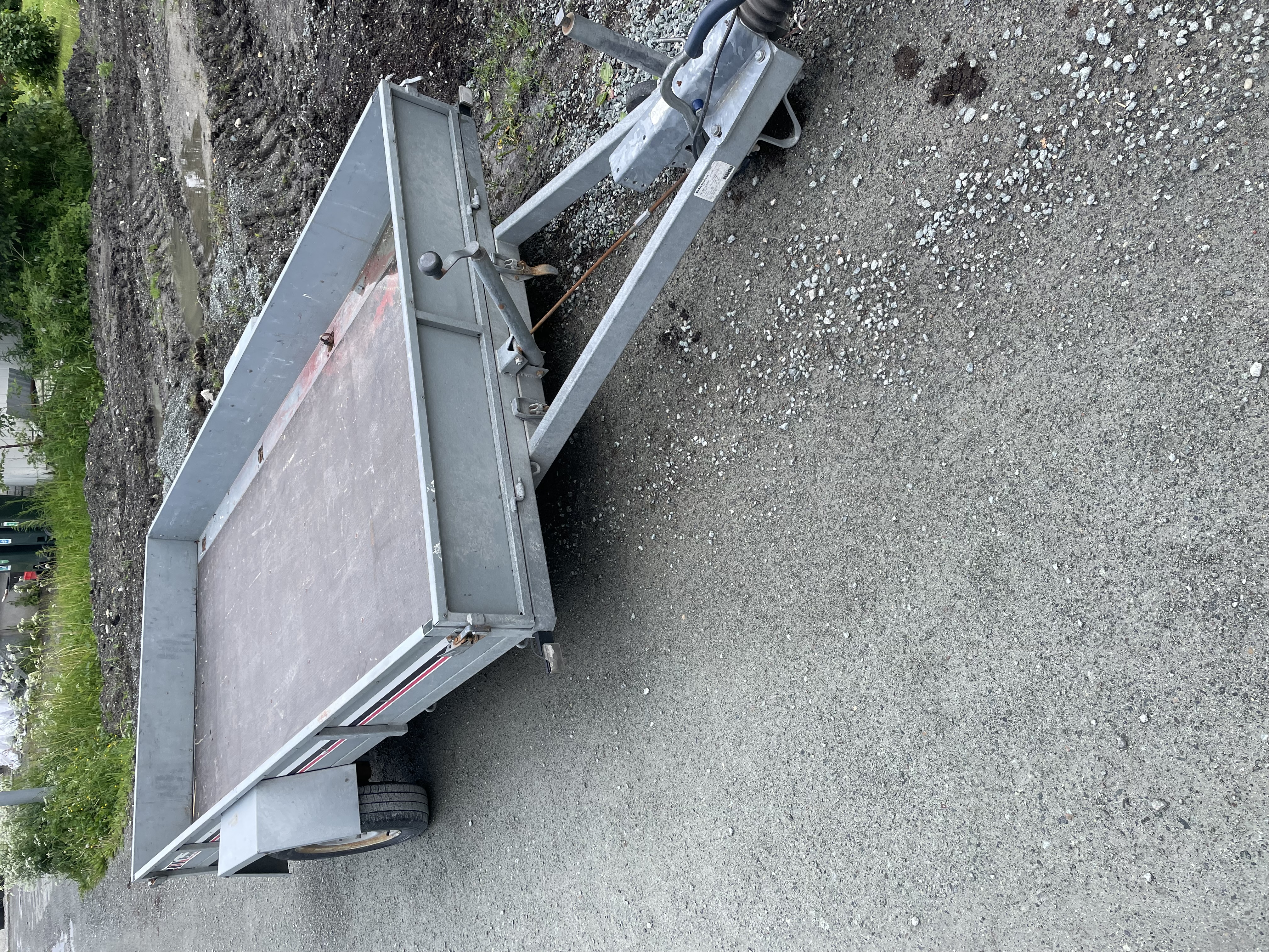 Varehenger / tipphenger leies ut