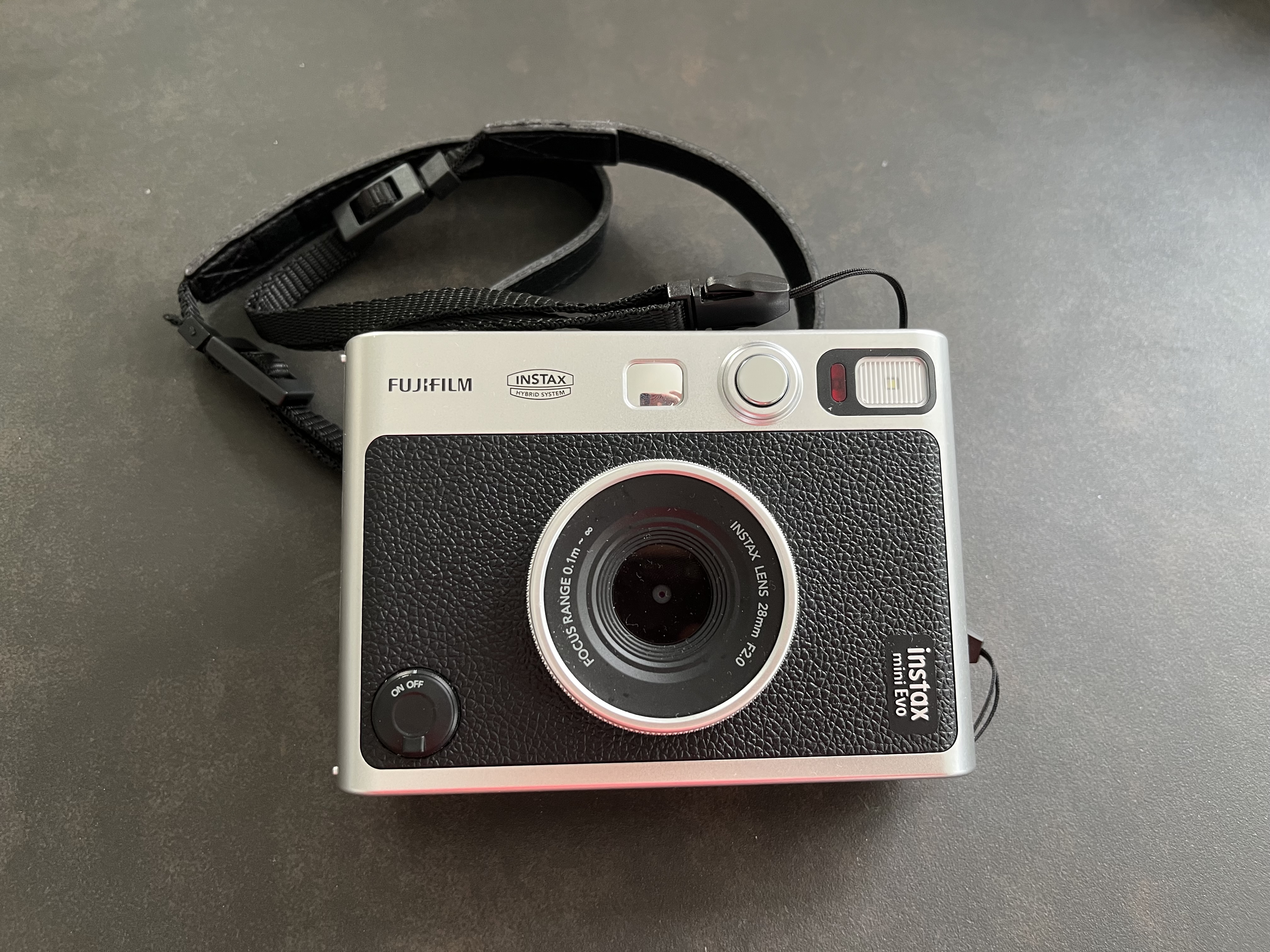 📸 fujifilm instax mini evo hybrid instant camera – retro style, modern feature