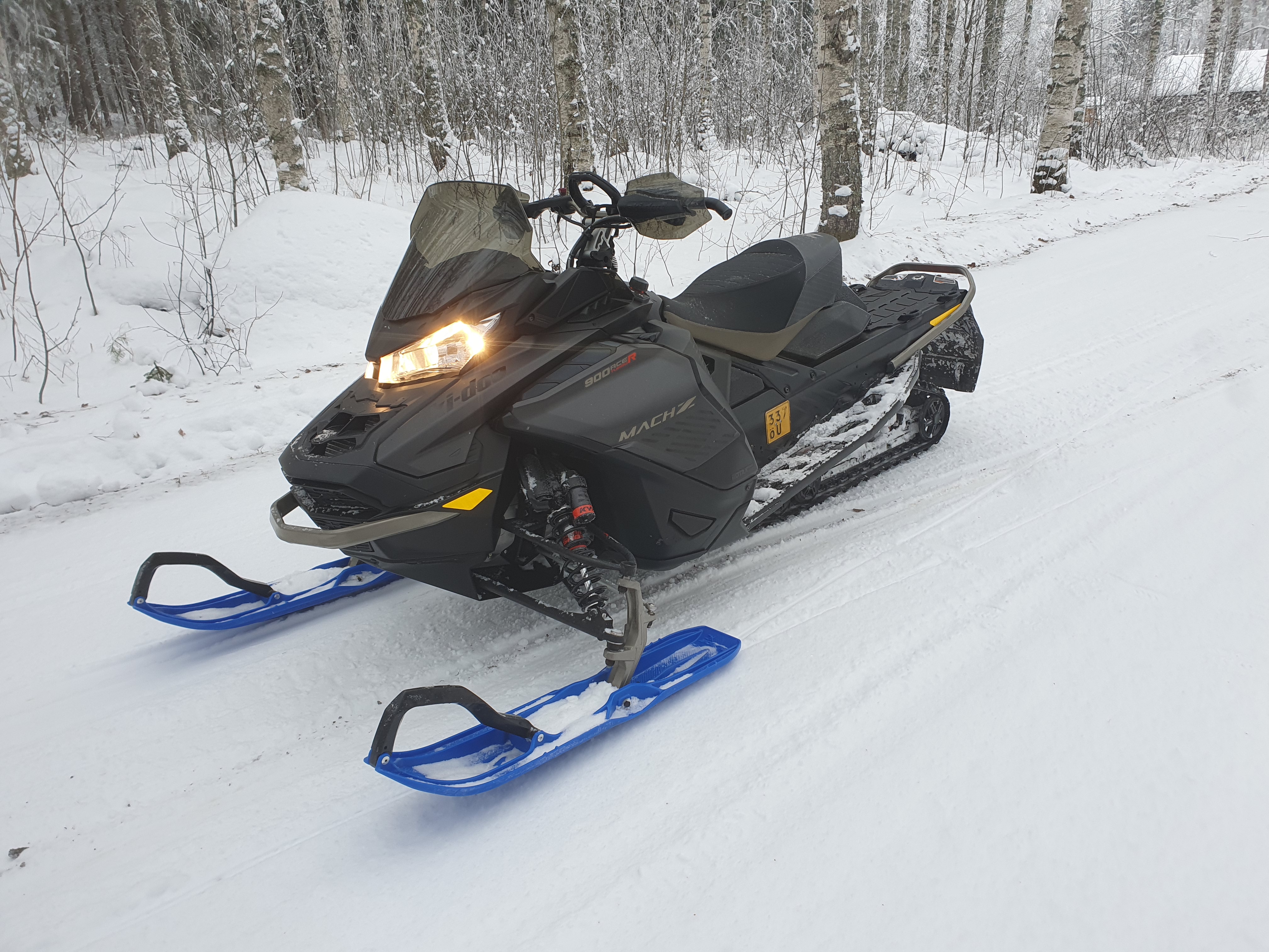 Ski-doo mach z 900 turbor 180hv