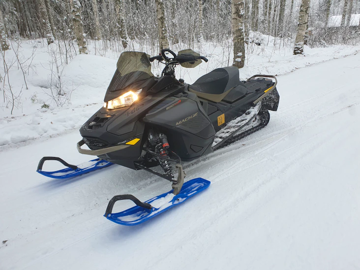 Ski-doo mach z 900 turbor 180hv