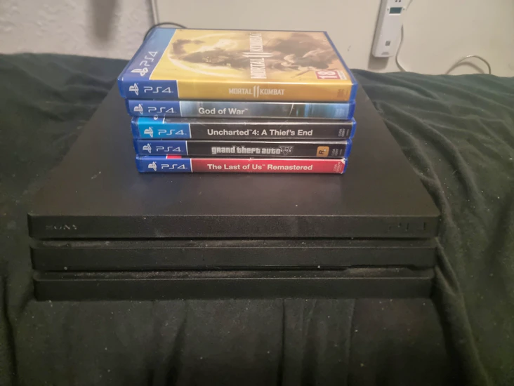 Playstation 4 pro with games
