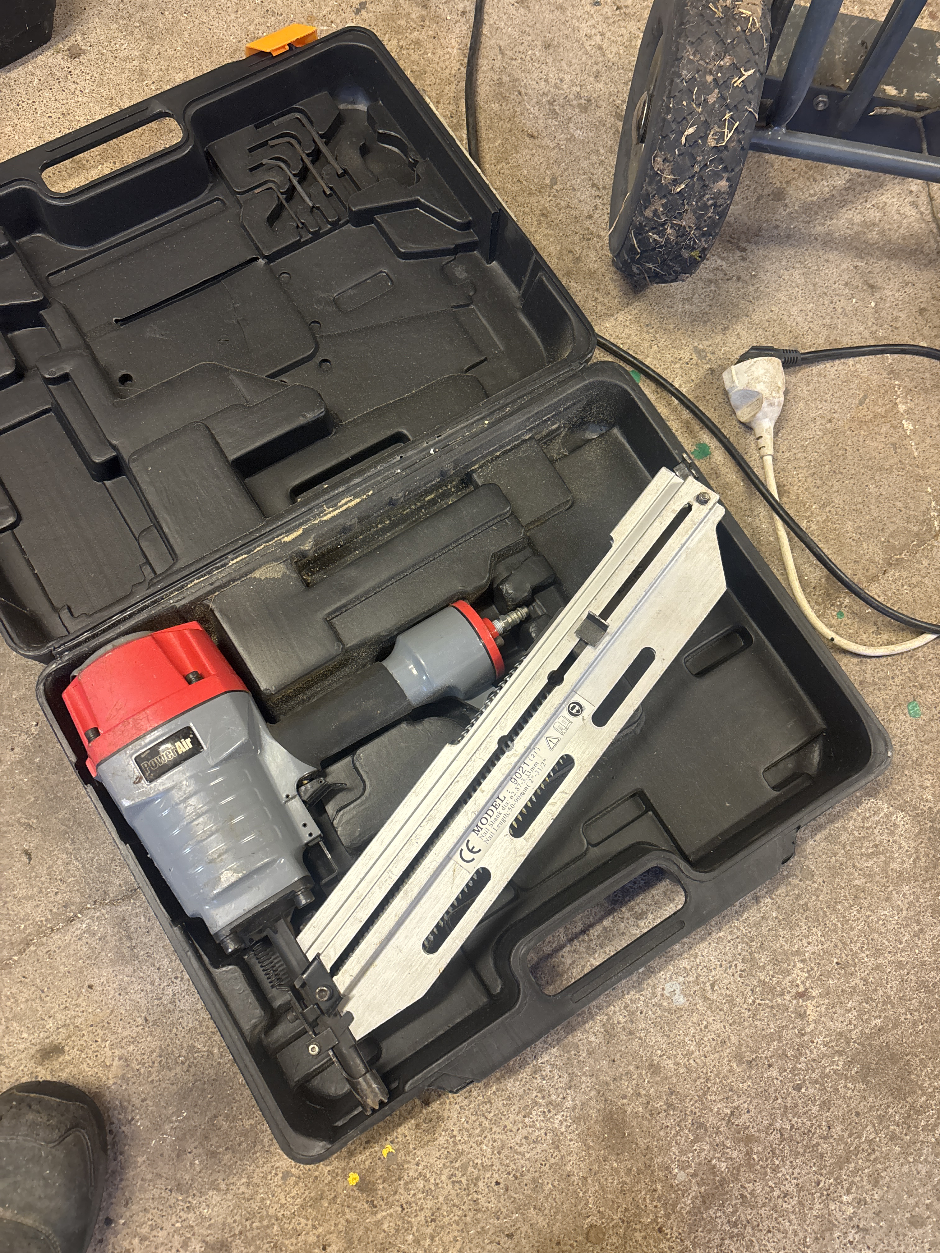 Spikpistol med kompressor 