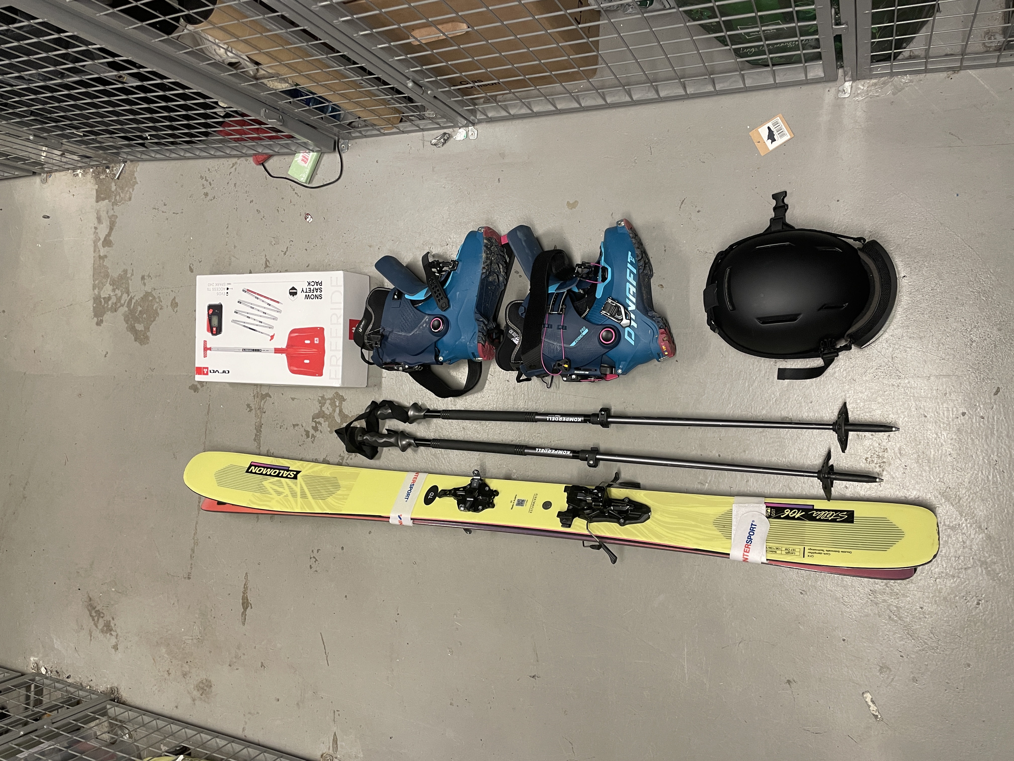 Rando pakk (sko 38)  + skredutstyr 