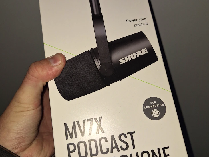 Shure mv7x podcasting microphone