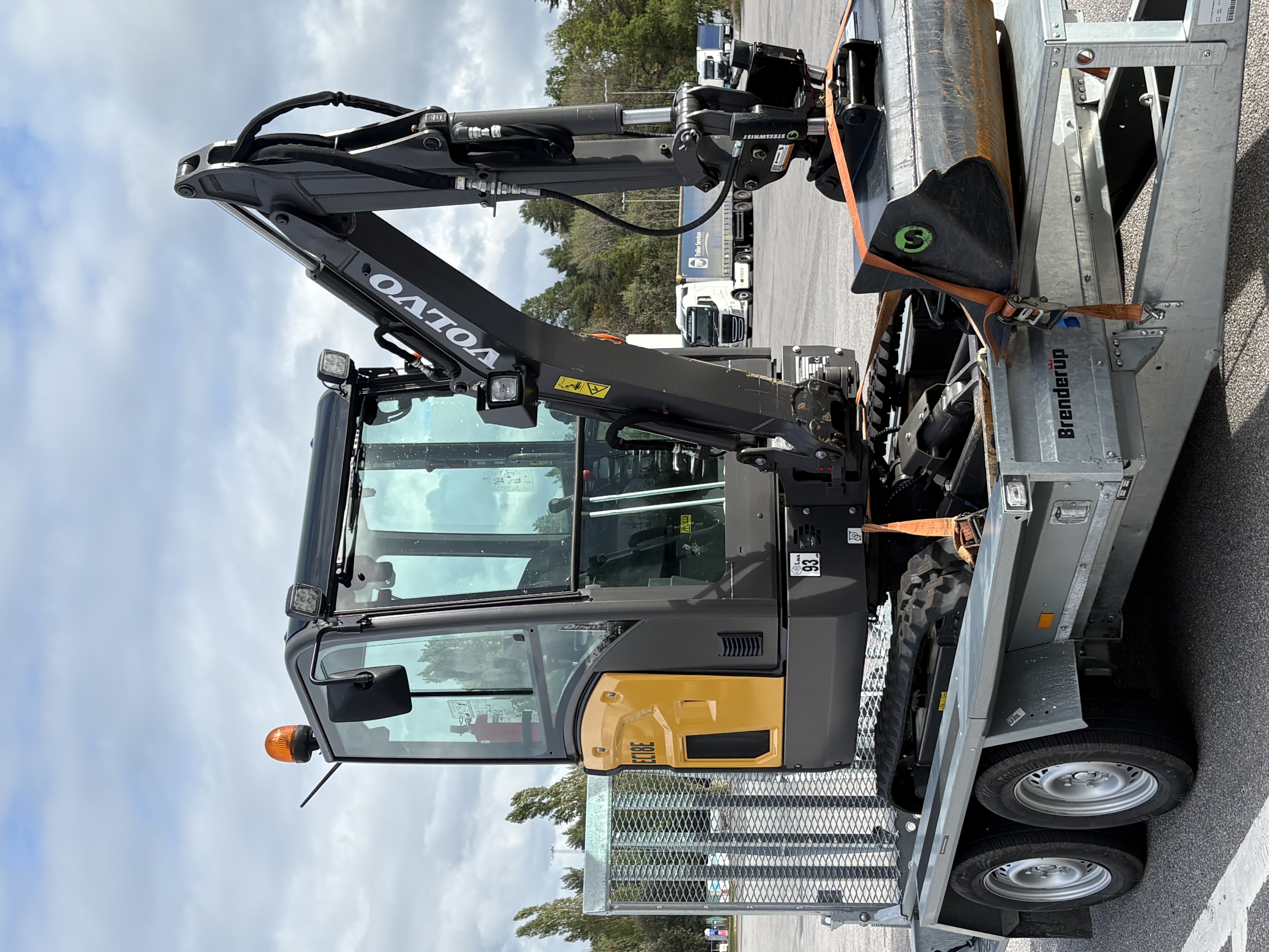 Volvo ec18e 1,9 ton minigrävare + tilt + släp + tillbehör