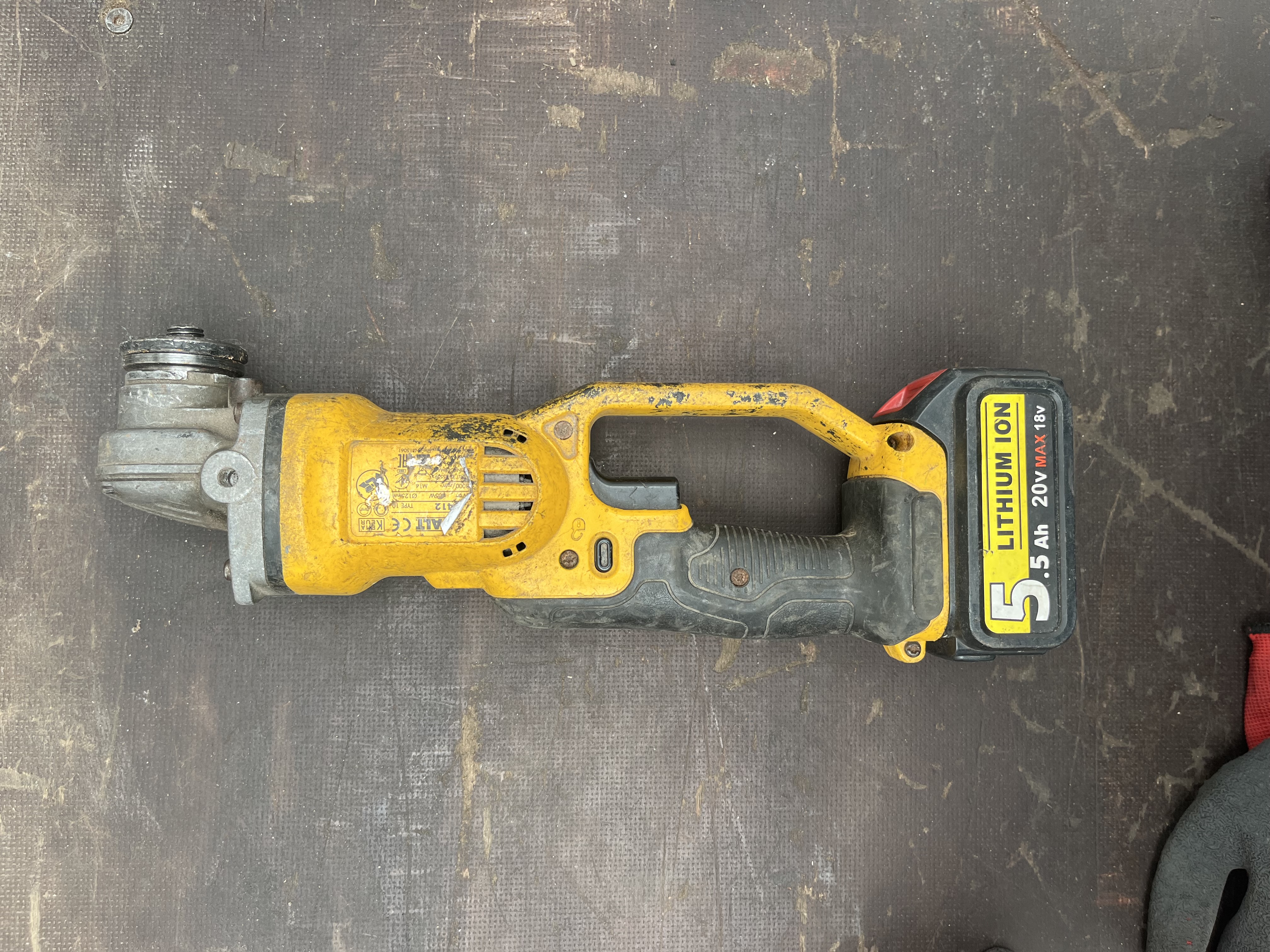 🔧 dewalt 18v cordless angle grinder + genuine 5.0ah battery