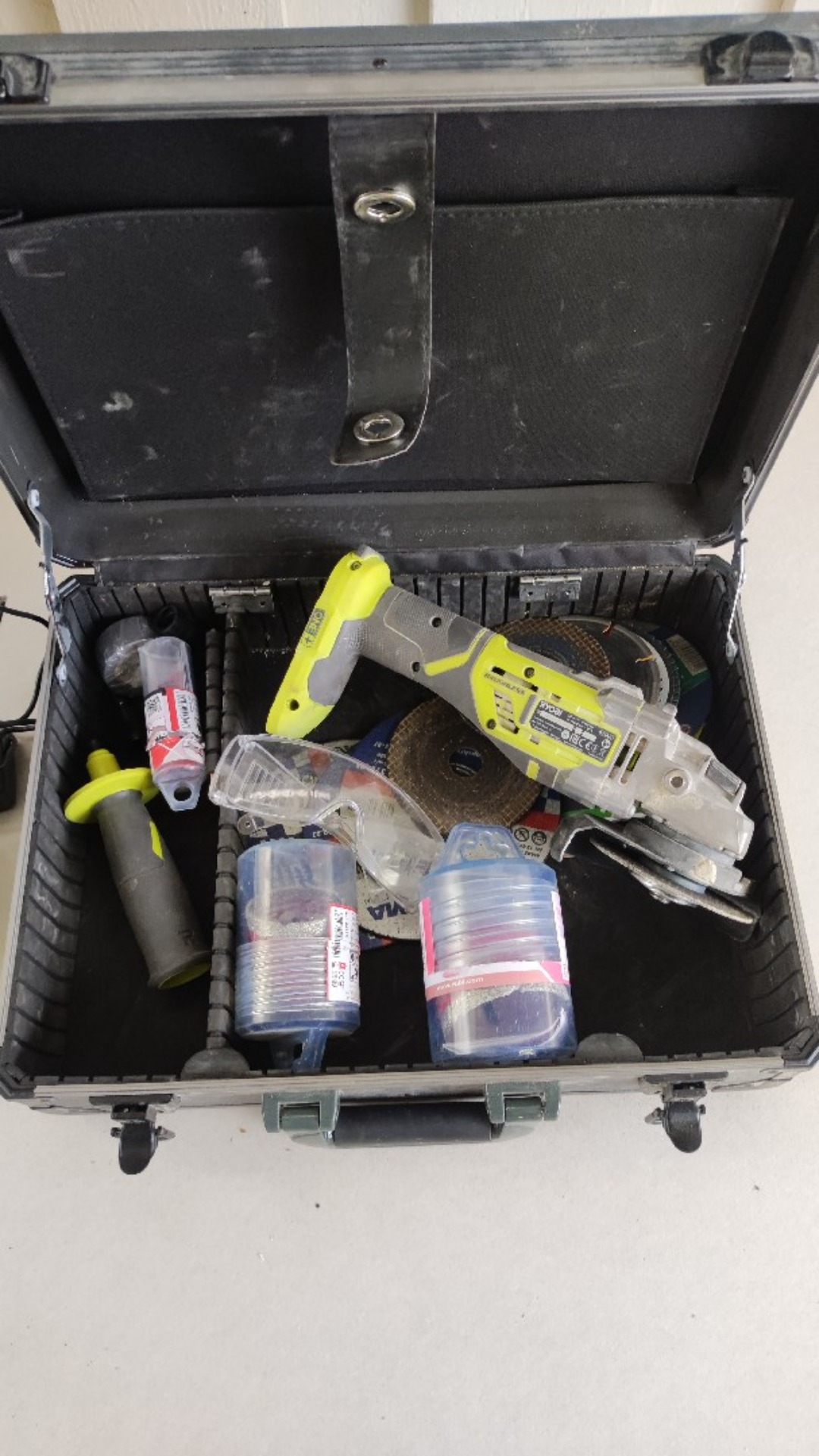 Ryobi vinkelsliper, batteri