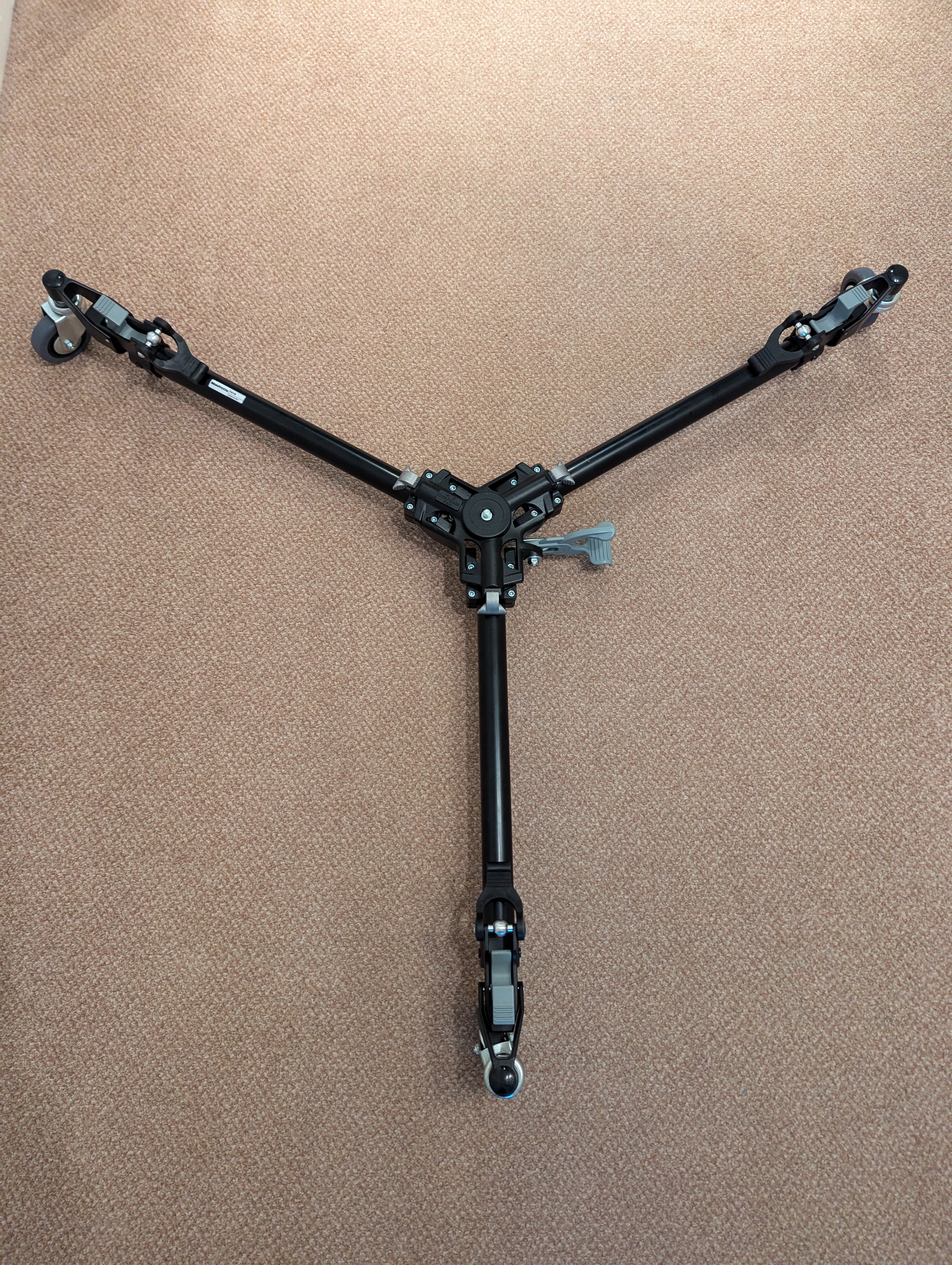 Manfrotto mn181b auto-folding dolly