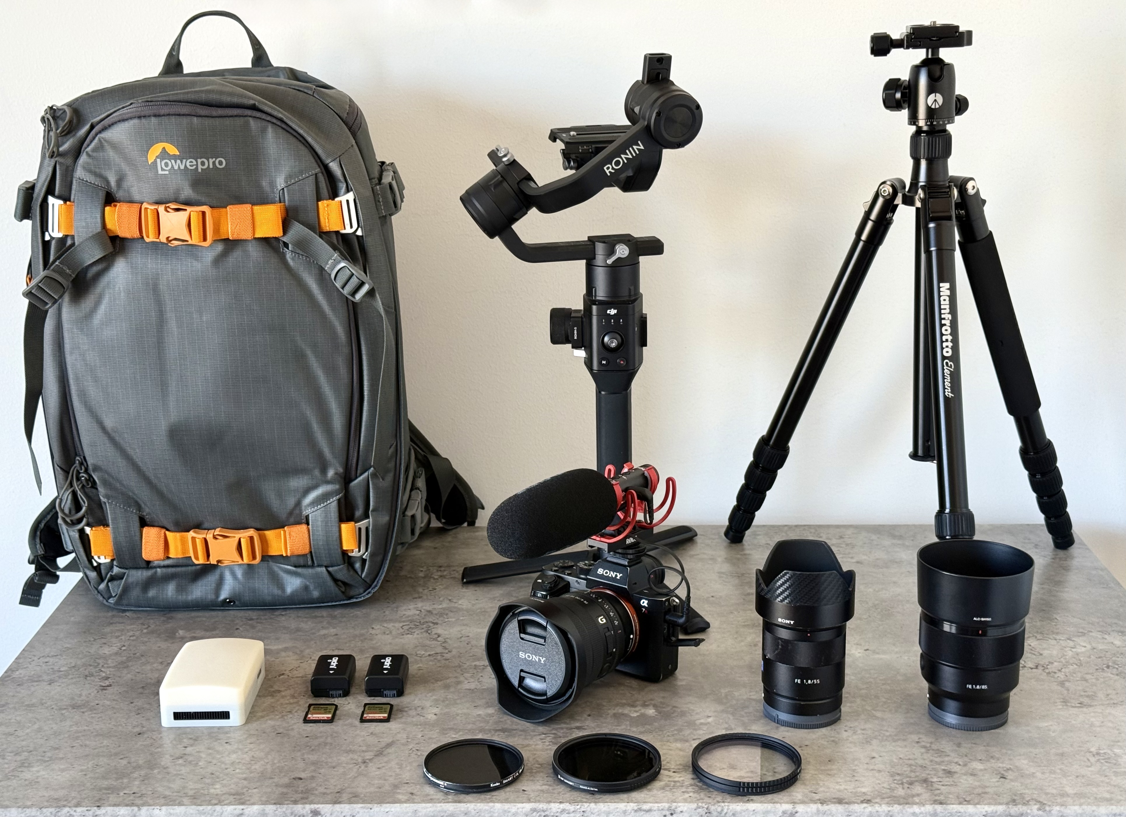 Sony a7 video-kit 3 objektiv, gimbal & tillbehör