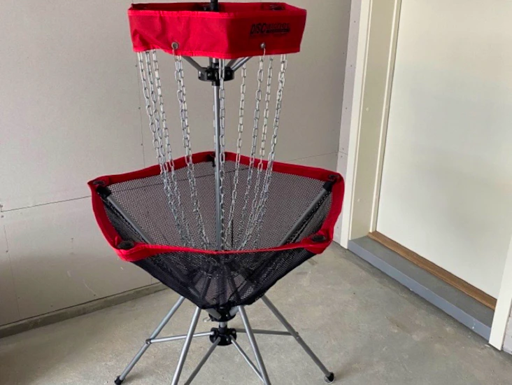 Frisbeegolfkurv med disker