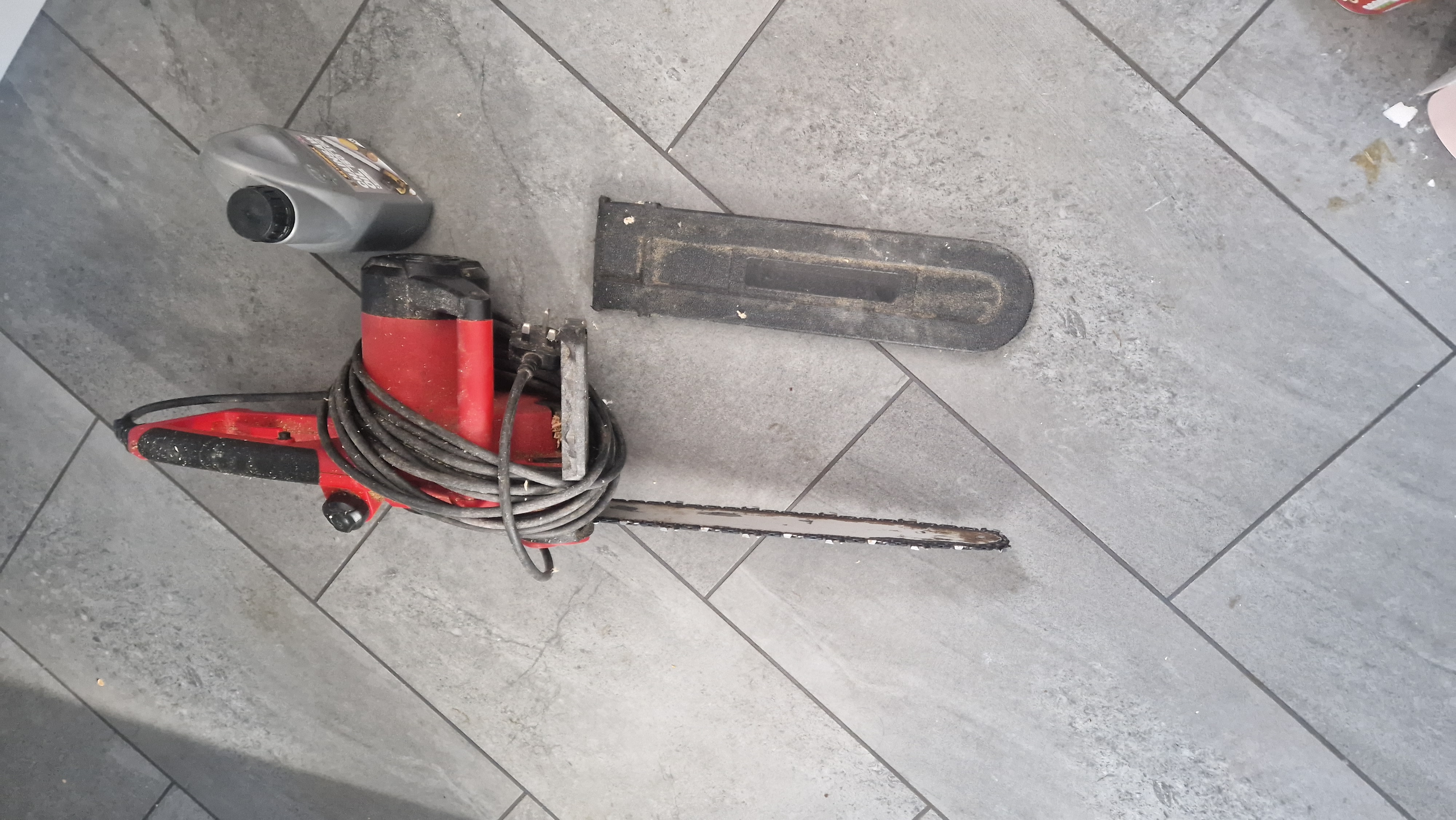 Electric chainsaw 
