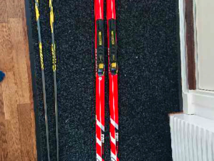 Längdskidor för dam (strl 40)