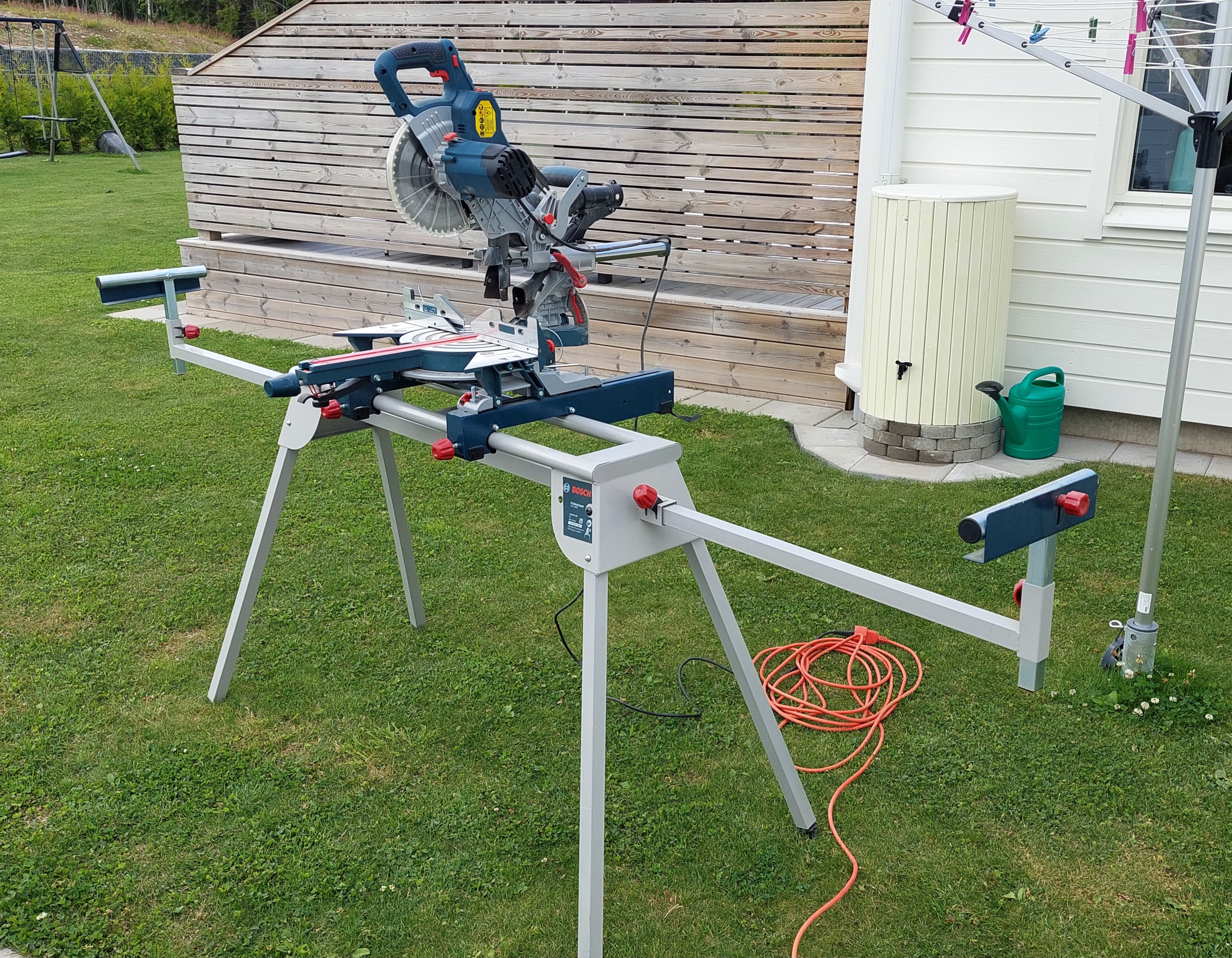 Kap & gersåg med stativ bosch professional gcm 8 sjl