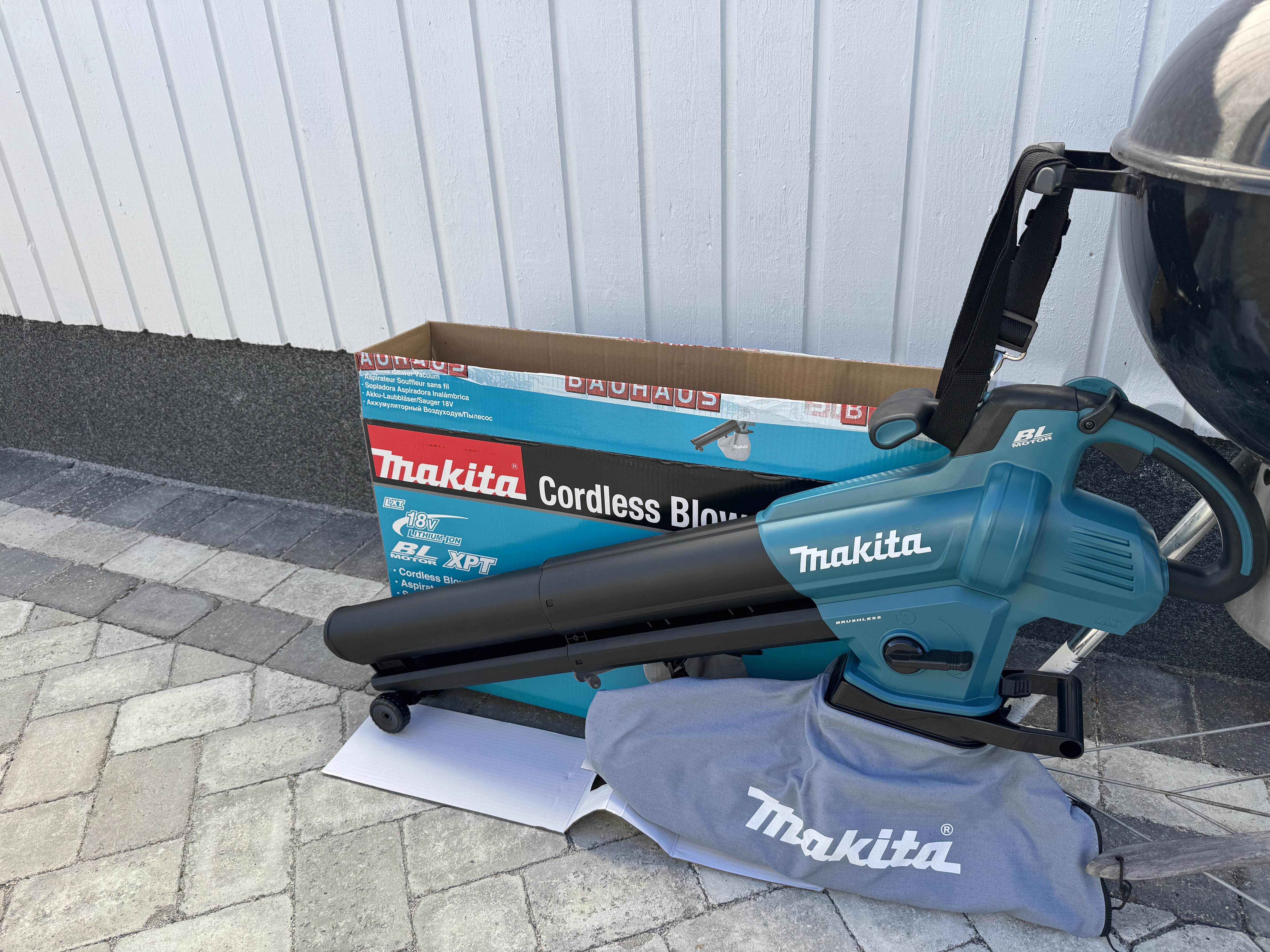Batteridriven lövsug makita