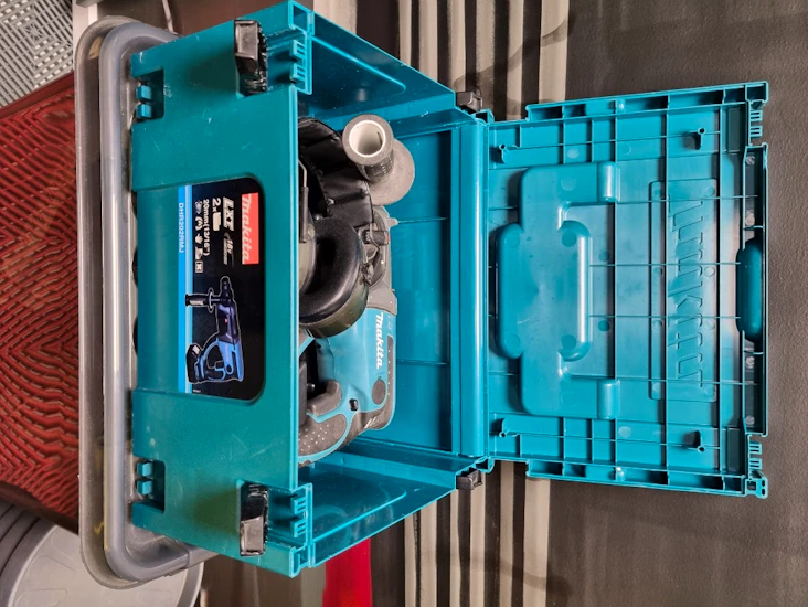 Makita batteridriven slagborrmaskin