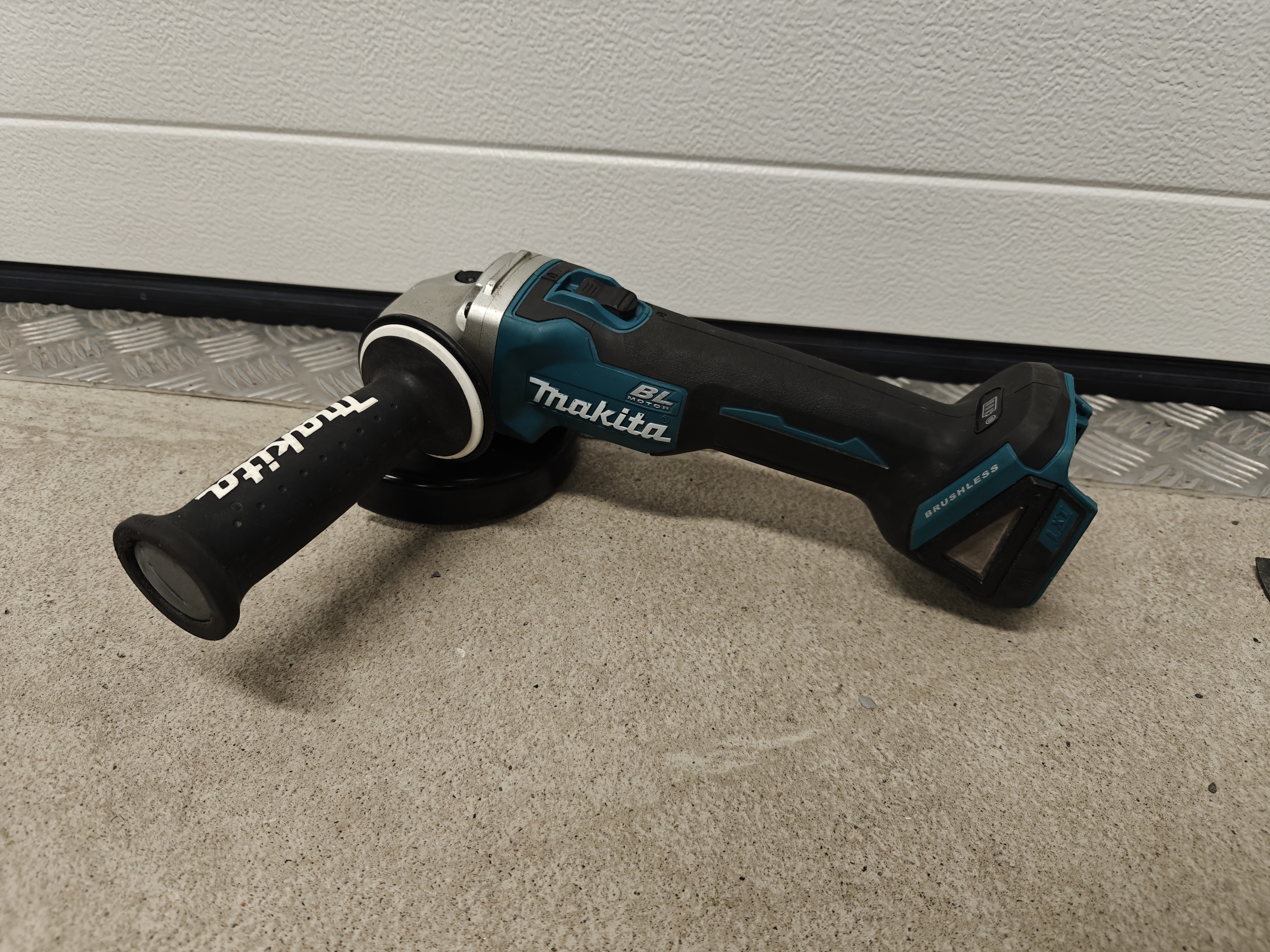 Makita kulmahiomakone