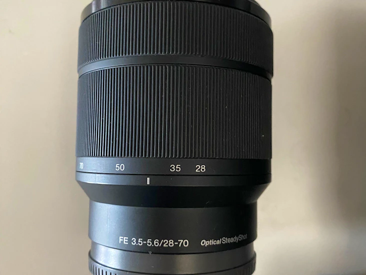 Sony 28-70mm f/3.5-5.6 oss