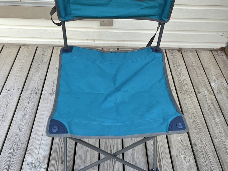 Praktiskt campingmöbel-set – 4 stolar + bord från quechua