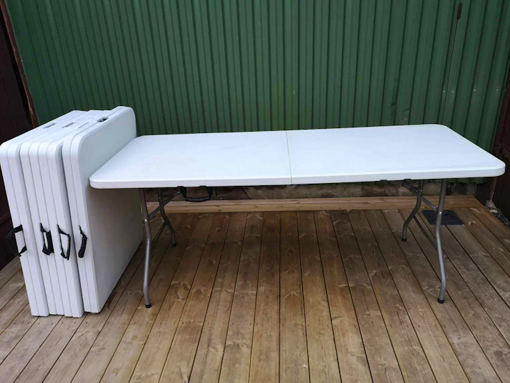 Bord för fest, ihopfällbart, finnes 5 stycken vita