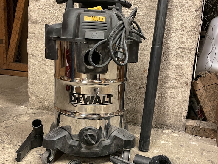 Grovdammsugare med blåsfunktion