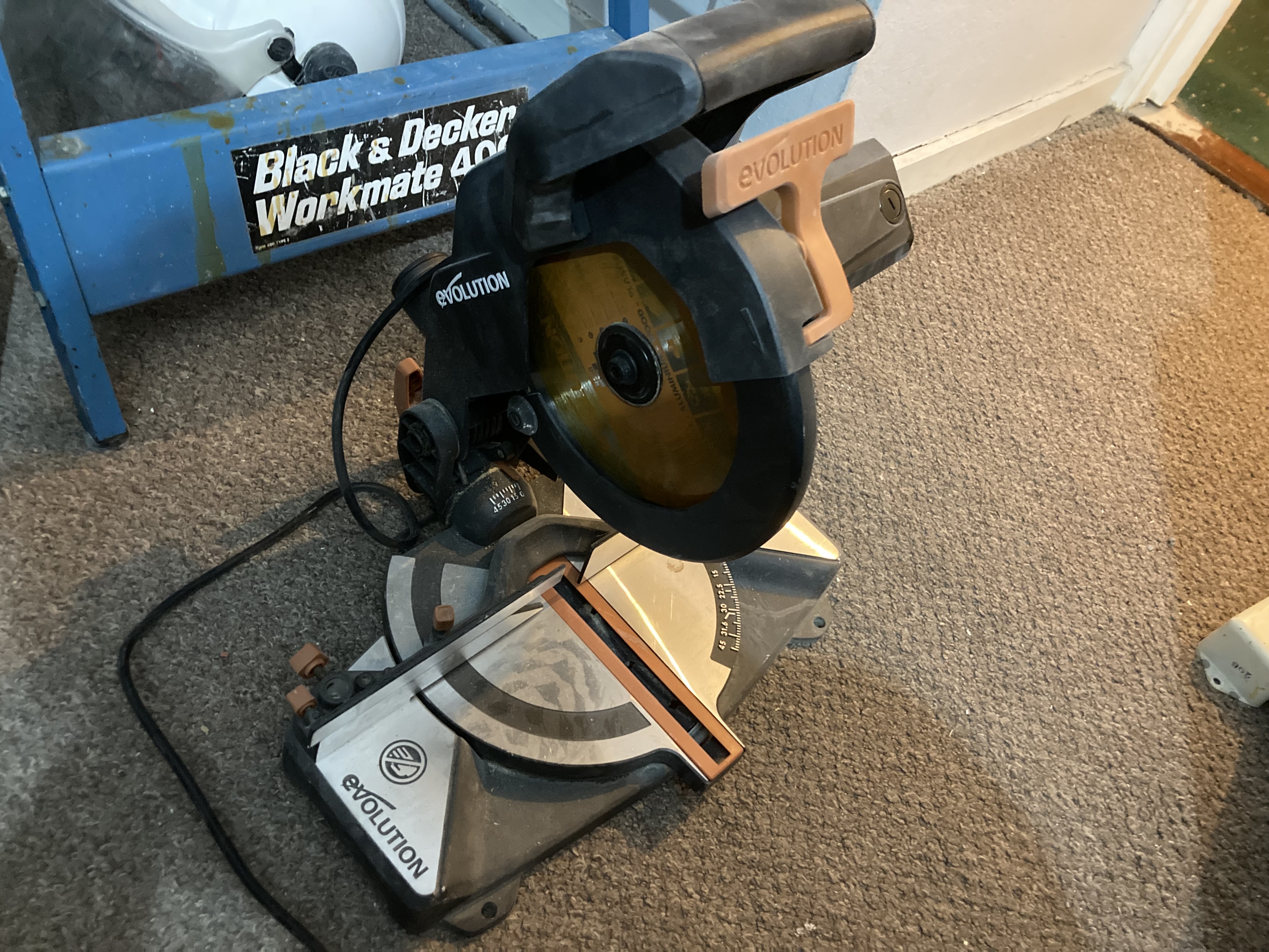 Evolution mitre saw
