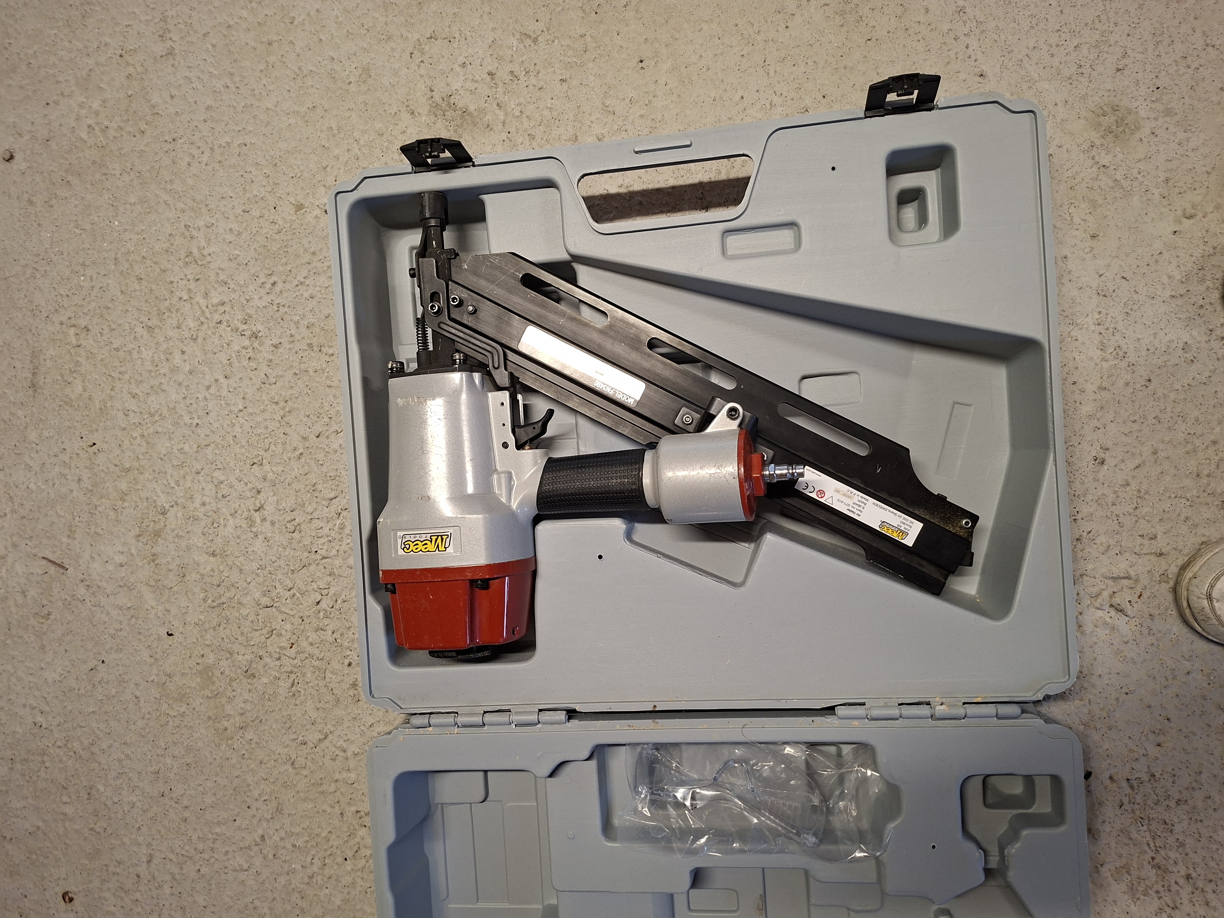 Tryckluftsdriven stommepistol meec tools (34° / 55-90mm)