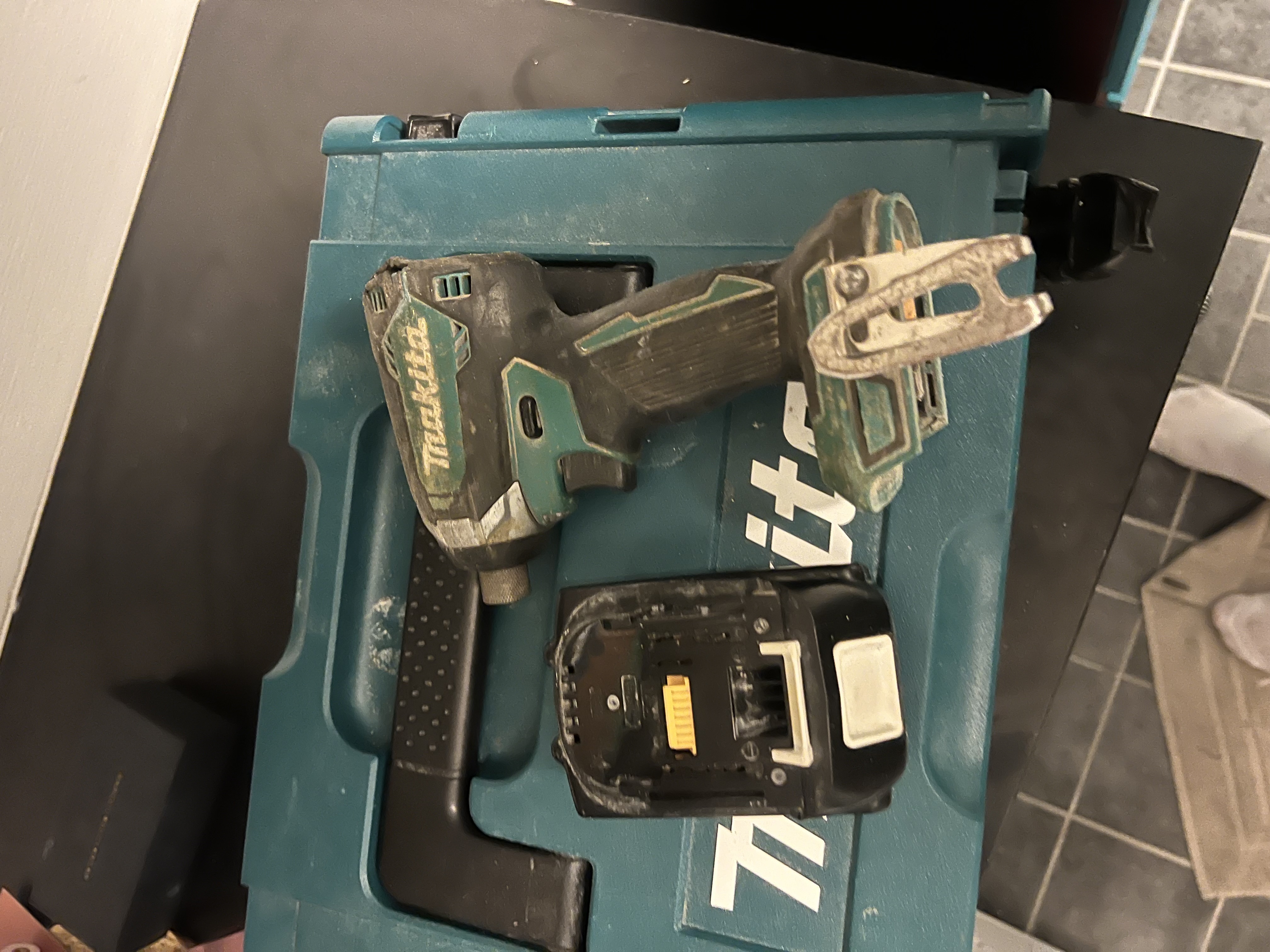Makita slagskrutrekker