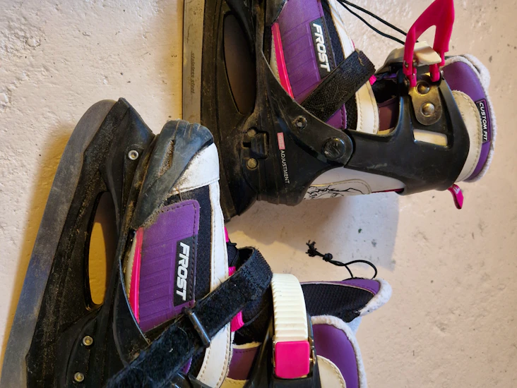 Frost bsrneskøyter str 27-31