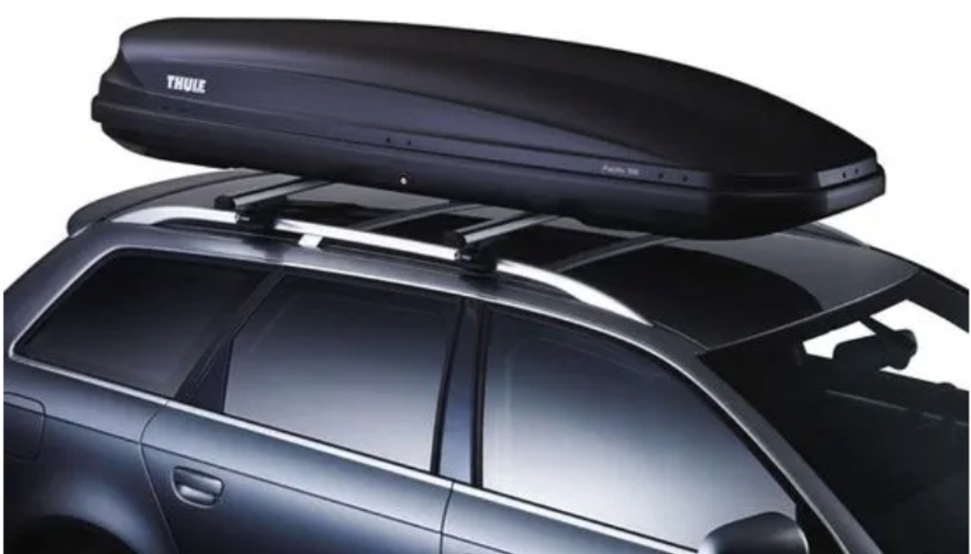 Thulen iso ja pitkä suksiboksi kiinnikkeillä