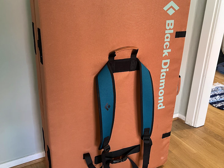 Bouldering crash pad (black diamond circuit)