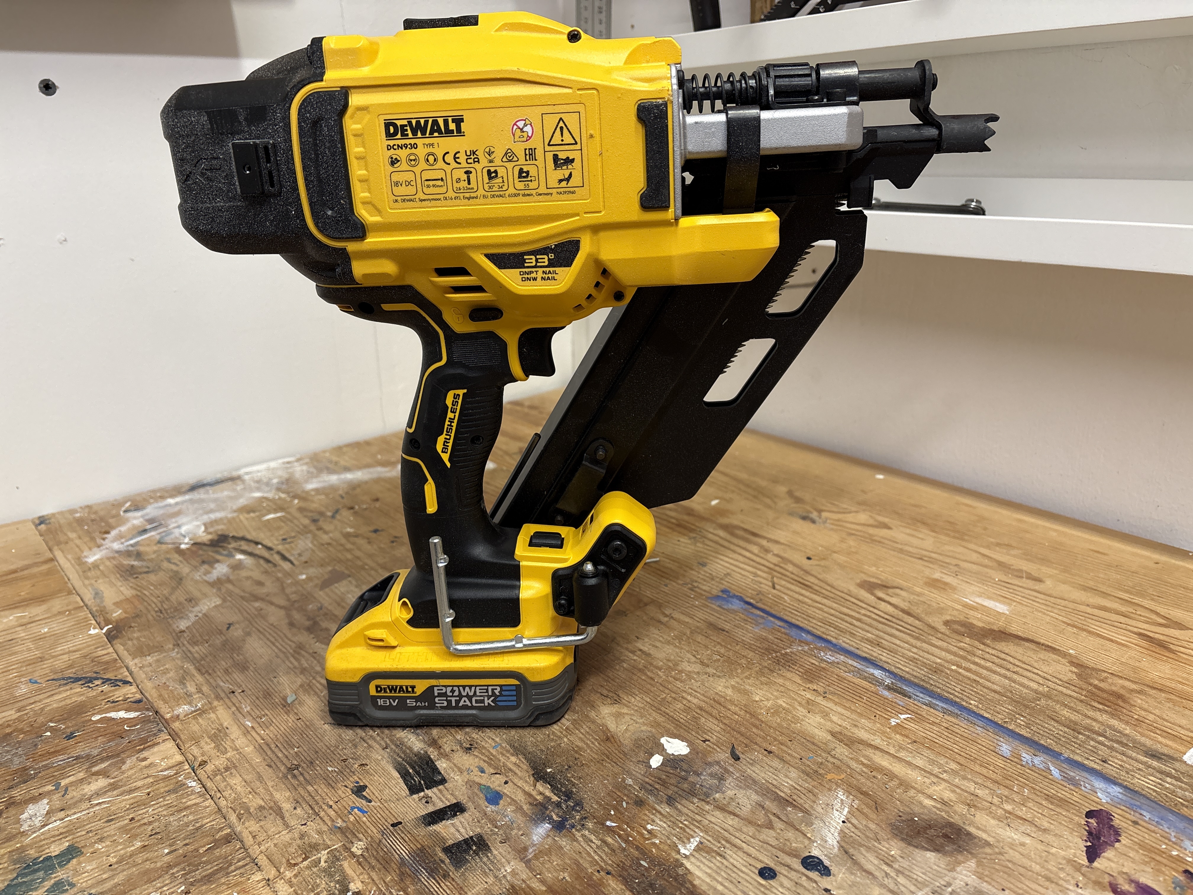 Spikpistol batteridriven dewalt 
