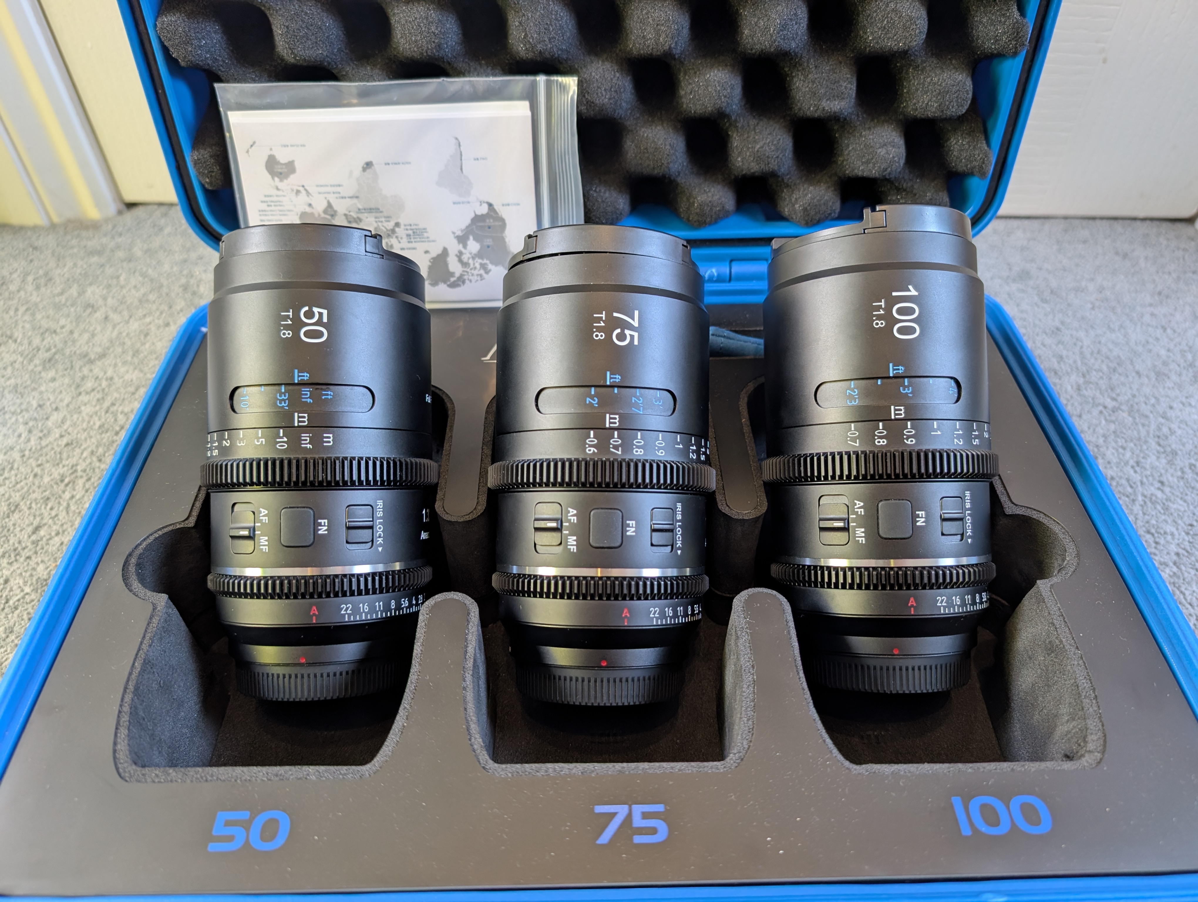 Sirui astra 50, 75, 100mm t1.8 1.33x full frame auto focus anamorphic cine lens