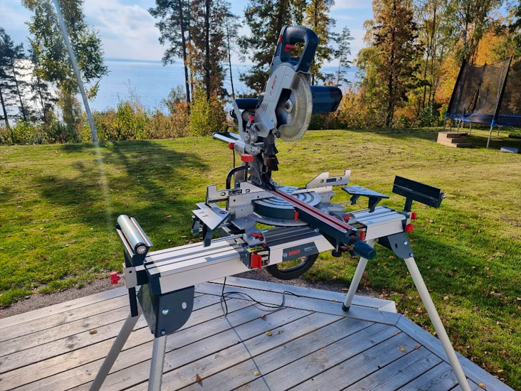 Kap- och gersåg bosch gcm 8 sjl inkl. bord