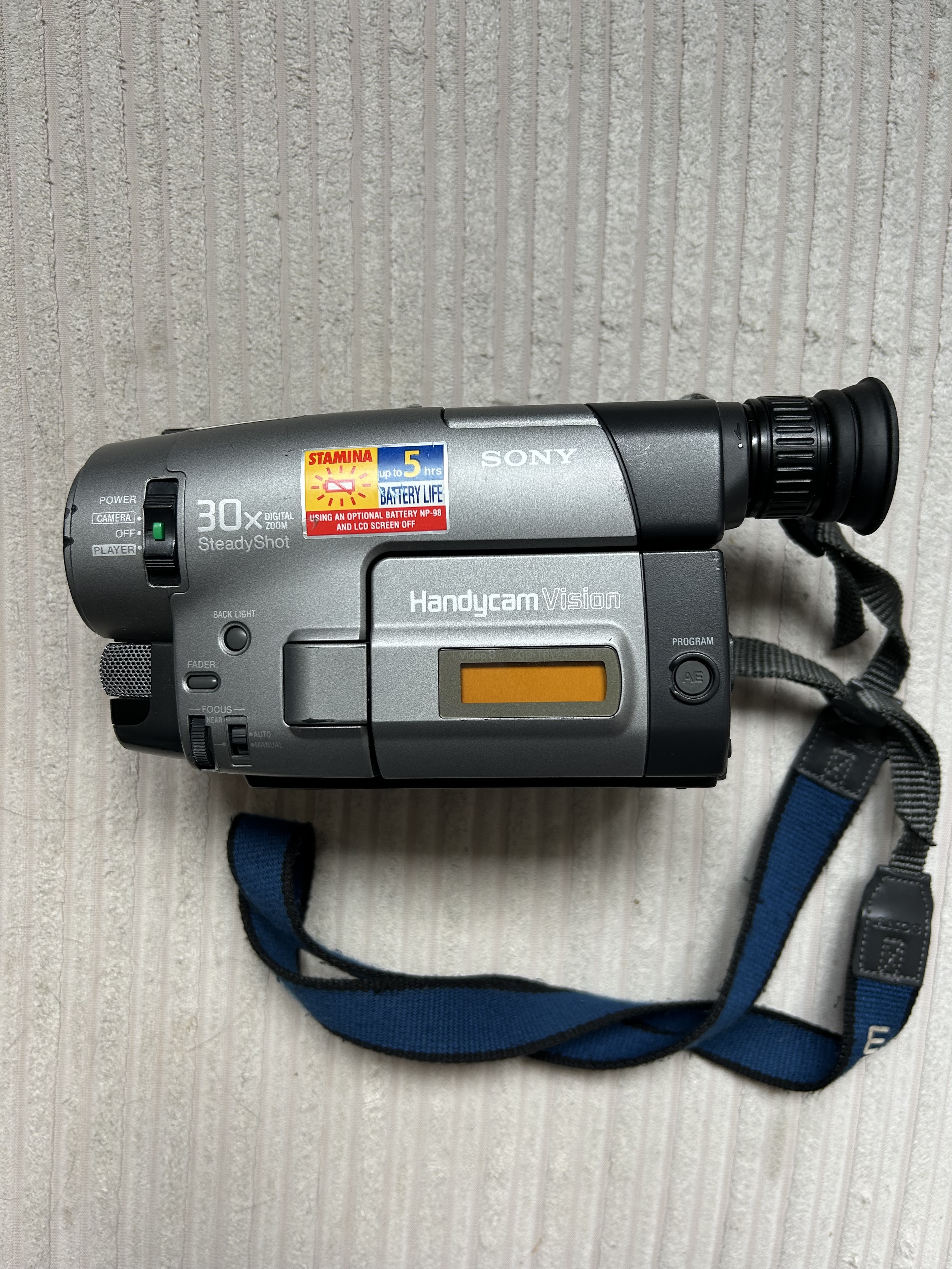 Sony handycam vision ccd-trv24e (video8 8mm vintage camcorder)
