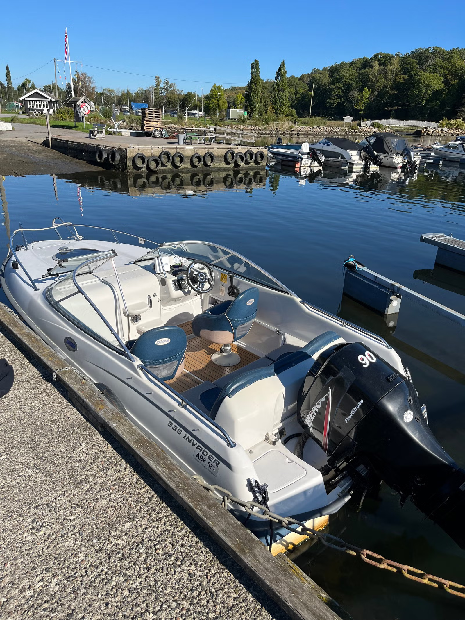 Askeladden 535  med 4-takt 90hk mercury