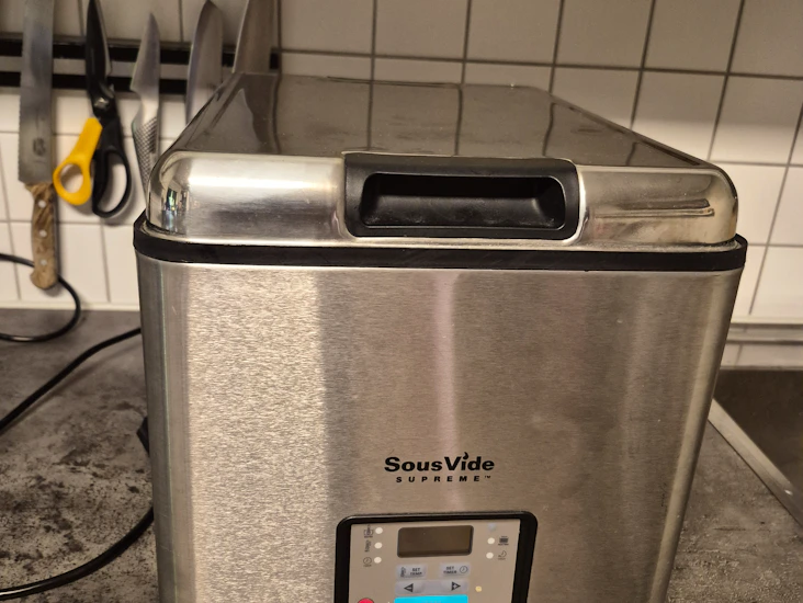 Sous vide supreme