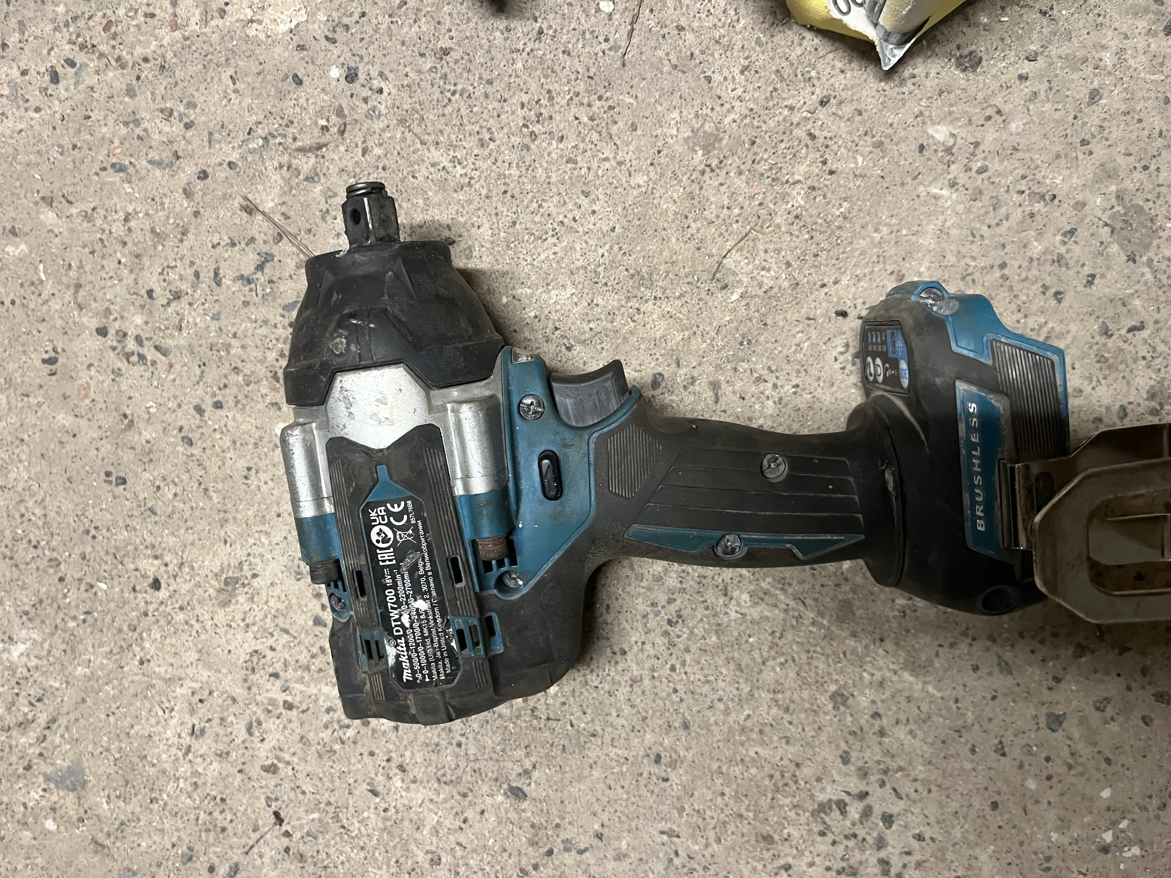 Makita iskevä väännin