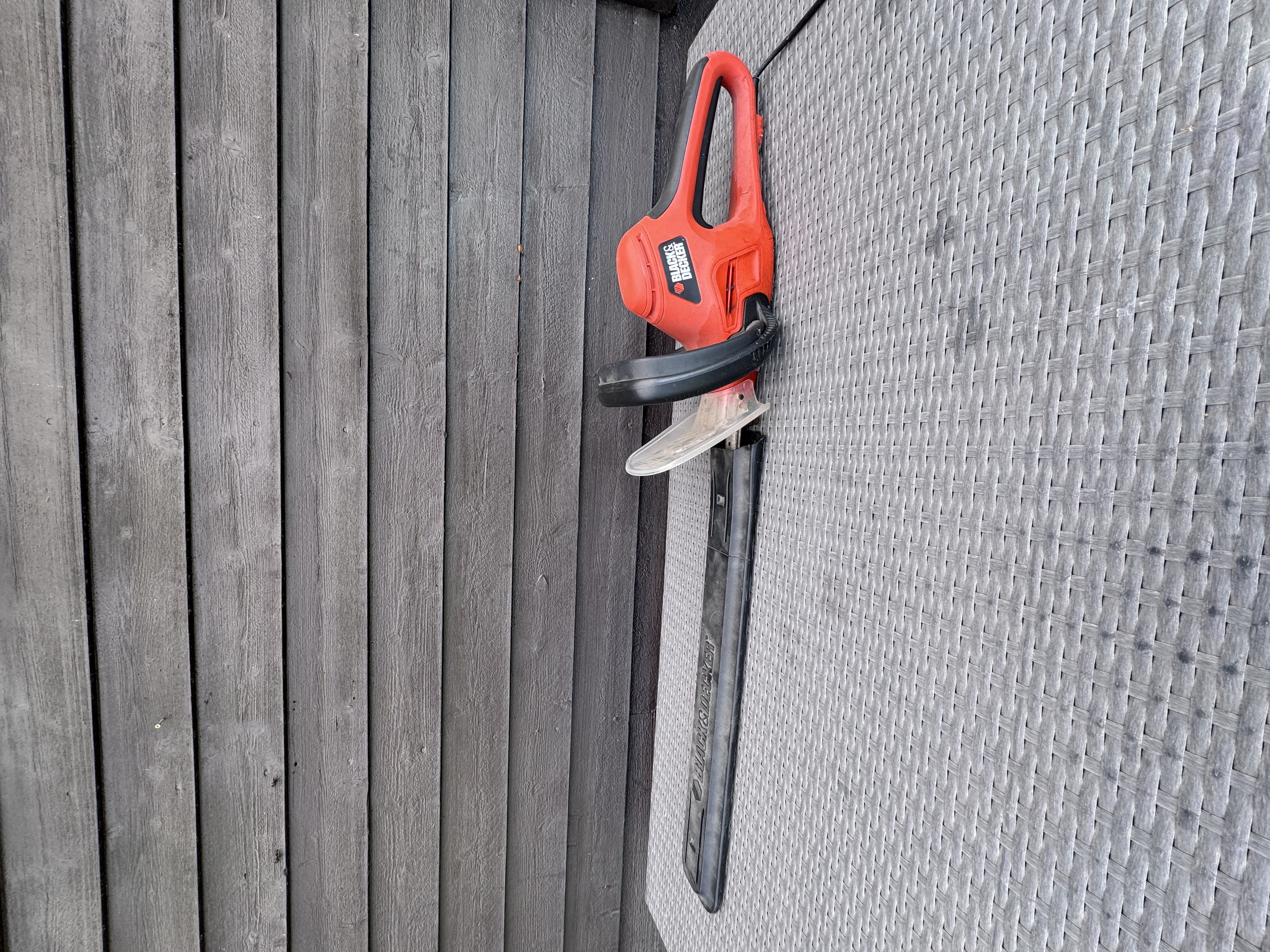 Kraftig black & decker hekksaks