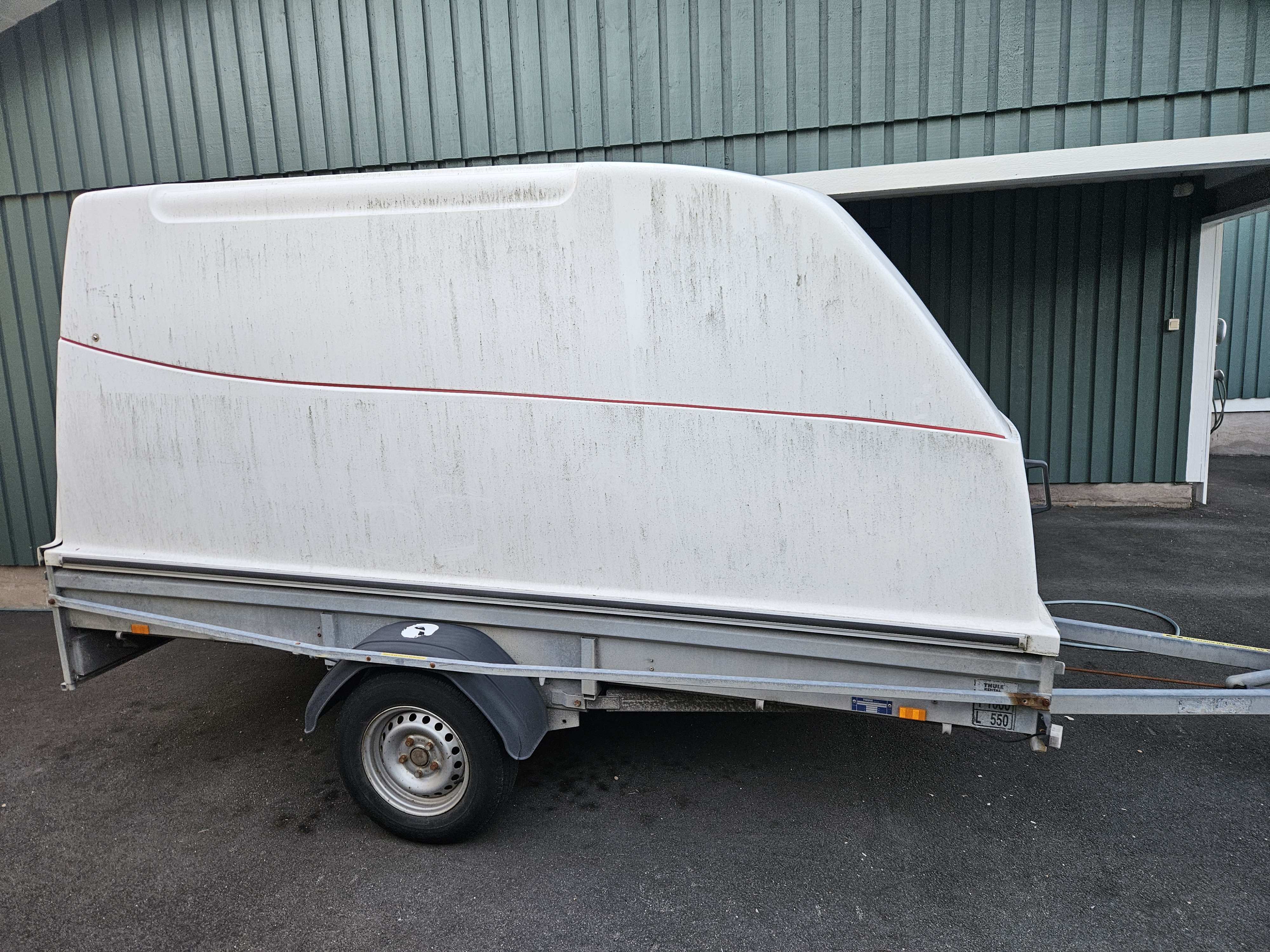 Släpkärra 3,20m (täckt)