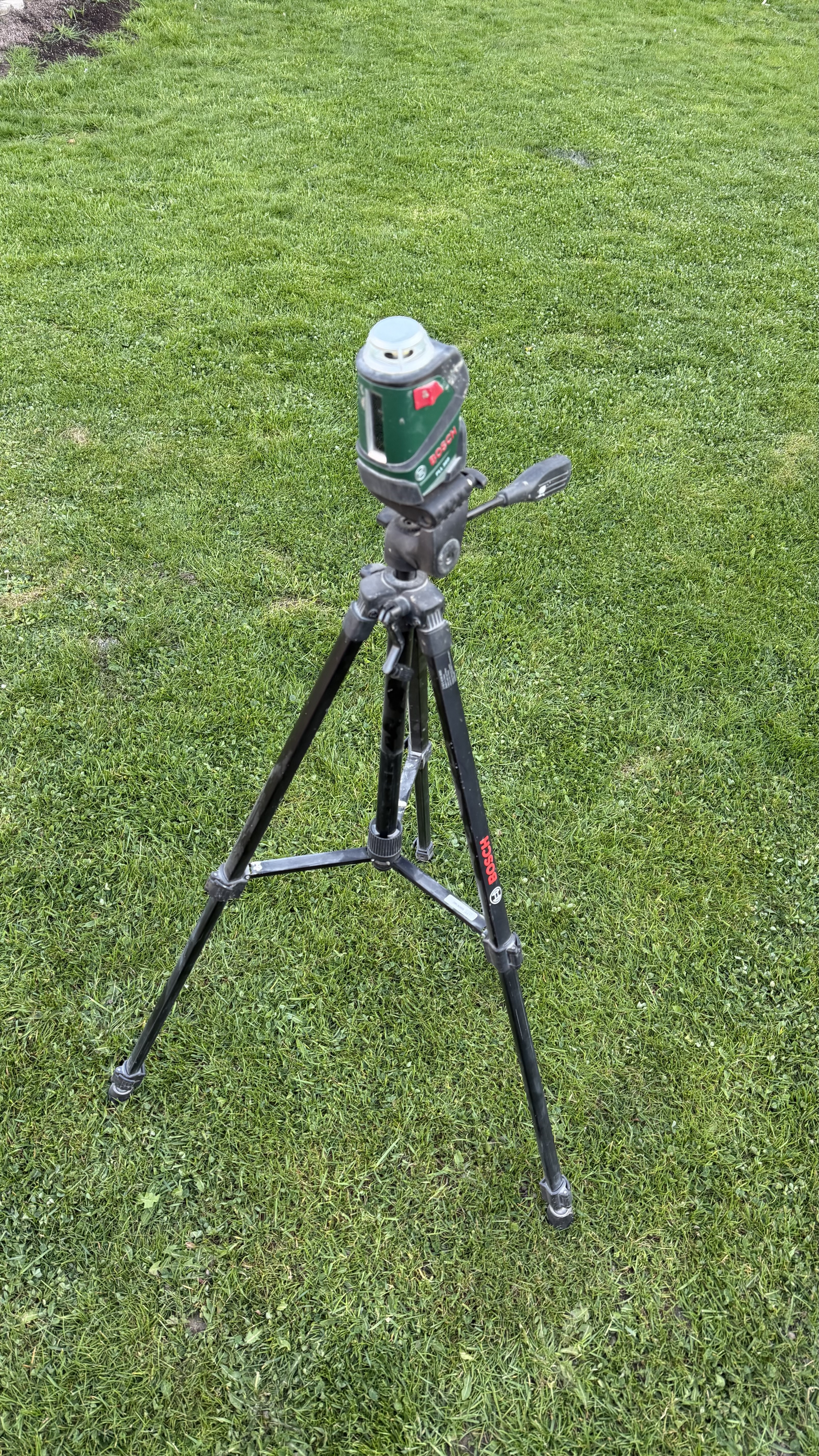 Bosch pll 360 krysslaser med stativ
